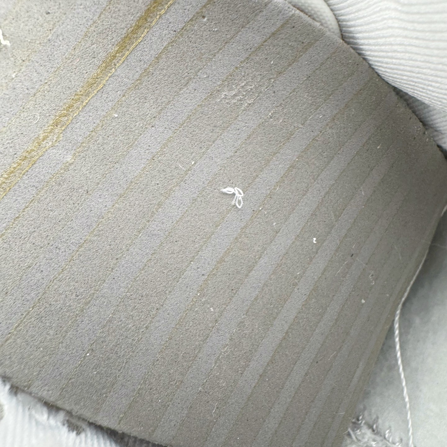 图片[10]-＃YC纯原 NK Dunk Low 花卉浮雕 IH0639-011 实力大厂出品 新配色陆续开发 利润个位数只为口碑 全套原纸板楦头开发 确保原汁原味 完美呈现DUNK版型 一比一鞋头弧度高度鞋身弧度 此版本只针对中端市场 皮料材质有所更替 其他数据细节工艺流程均保持一致 绝不口嗨 细节品控鞋型随意对比 独家私模官方第六代原厂航空铝磨具打磨大底 鞋头坡度极致还原 无解鞋型 原盒原配 圈内天花板工艺 原厂玻璃冲刀 超高清洁度 全鞋零毛边皮料切割 原厂中底布点胶 中底布拉帮走线遵循公司 尺码：36 36.5 37.5 38 38.5 39 40-选品中心