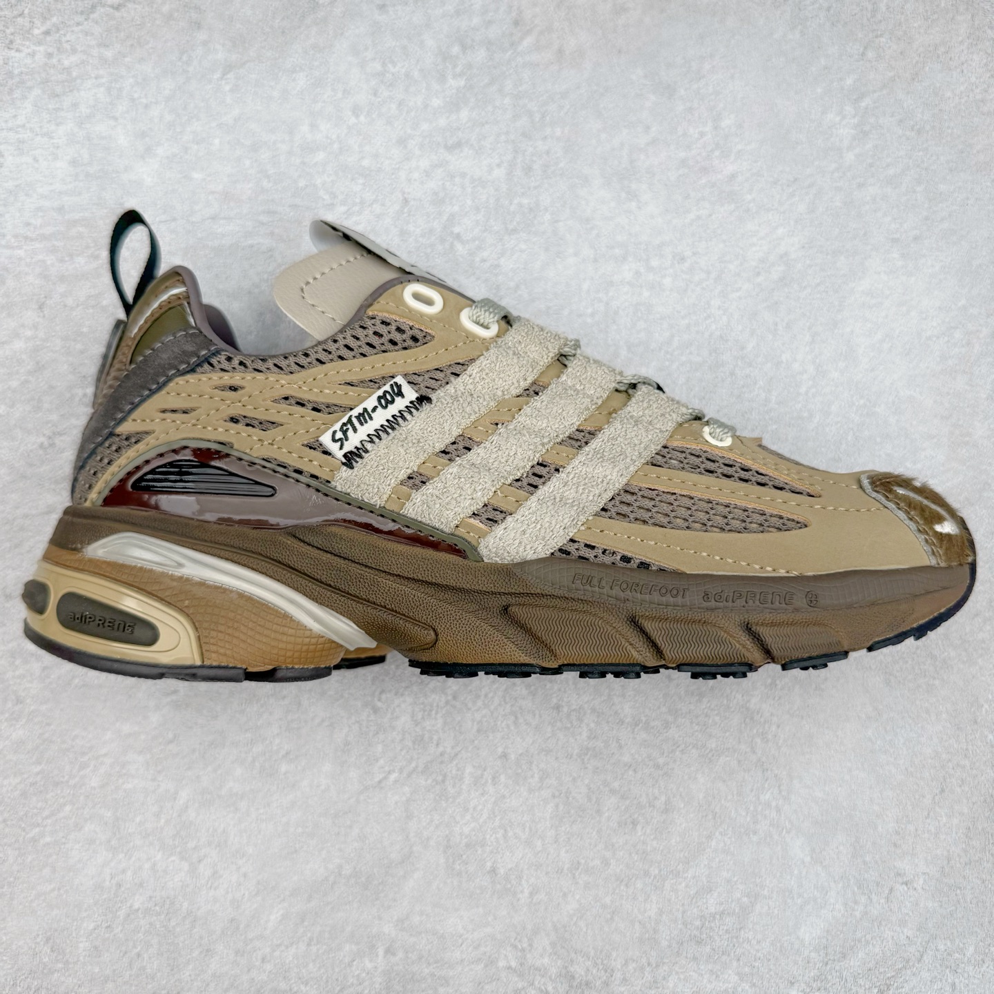 SFTM x AD Originals ADISTAR CUSHION 联名复古舒适防滑耐磨低帮生活休闲鞋 JR8044 实拍调校N版已经零色差零失真 百分百还原实物色彩所见即所得 不存在货不对板色差等低级问题 选购参考实物拍摄 不混卖不参货 只用心做好货严格选品 承诺混一赔十 尺码:36 36.5 37.5 38 38.5 39 40 40.5 41 42 42.5 43 44 44.5 45-选品中心