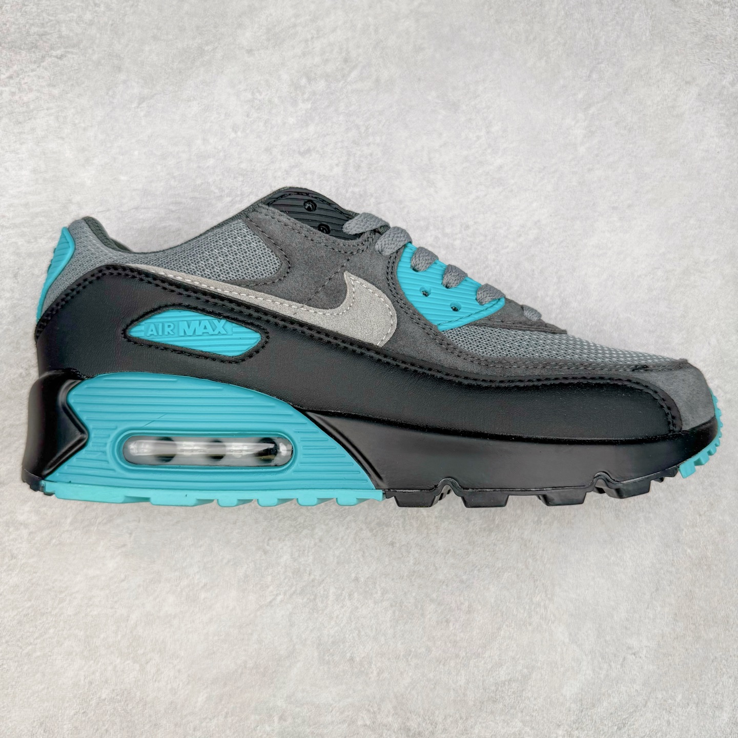 ＃MX版 NK Air MAX 90 气垫复古减震跑步鞋 DM0029-013 经典重温 独家陆续补货 外单专供大厂出品 品质稳定 一百余色 终端操作 Air Max 90于1990年推出 来自Air Max系列 在Air Max 1的基础上改进而得 增加了气垫面积 外型上也更为流线 最特別的就是加入了菱纹塑胶嵌板 为Air Max 90增添了许多潮流气息 皮革鞋面 造就出色耐穿性和支撑力 Max Air缓震配置搭配泡棉中底 令Air Max 90轻盈而舒适 华夫格橡胶外底 铸就Air Max 90非凡的抓地力 而Air Max 90不仅是一双跑鞋 它成功跨越了时间的演进 成为了球鞋文化与潮流圈中最熟为人知的鞋款之一 尺码：36 36.5 37.5 38 38.5 39 40 40.5 41 42 42.5 43 44 44.5 45-选品中心