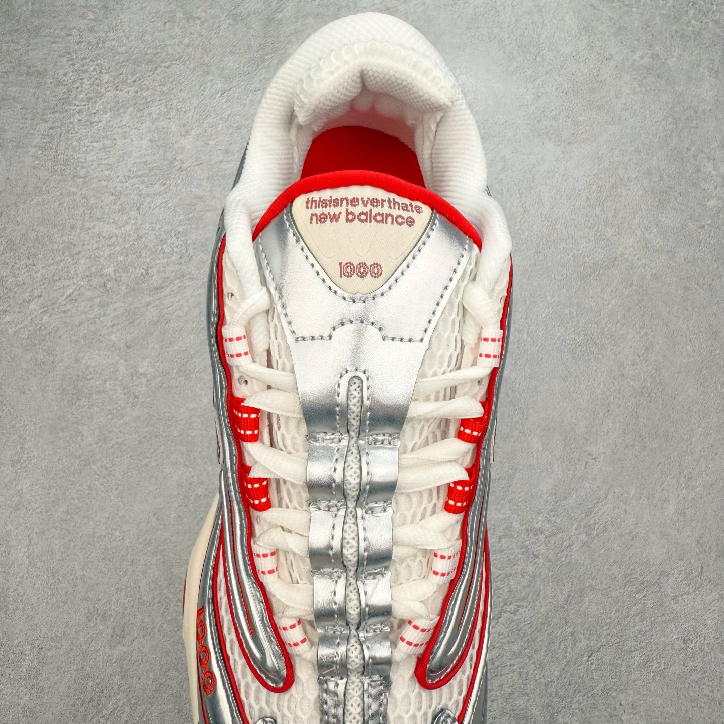 图片[5]-New Balance M1000 NB系列低帮复古老爹风休闲运动慢跑鞋 据悉，New Balance的复古鞋型M1000系列将在2024年正式回归。而自家美产创意总监Teddy Santis的AIMÉ LEON DORE也将率先推出联名1000撑撑场子，鞋款预计将在今年正式发布。New Balance1000系列作为NB最高端的鞋型，诞生于1999年，一度成为当年的热门鞋型，神似Nike Air Max95，现在看来也是一双符合潮流趋势的复古老爹鞋型。此番Teddy Santis亲自操刀，将丰富的配色和升级材质于复古的1000鞋型结合，鞋身采用米色、绿色和粉色的搭配。\\\”N\\\”字Logo也以全新的设计呈现，以1000标志性的网布和皮革材质打造，带来全新的视觉体验。后续ALD和New Balance1000的联名还将推出纯白配色，具体颜值还要等更多实物图的释出。AIMÉ LEON DORE和New Balance的多次联名一直有着超高的人气，无论是550还是1906R都有着不低的溢价，预计此番颜值不错的全新1000也会有着较高的人气。尺码：36 37 37.5 38 38.5 39.5 40 40.5 41.5 42 42.5 43 44 44.5 45-选品中心