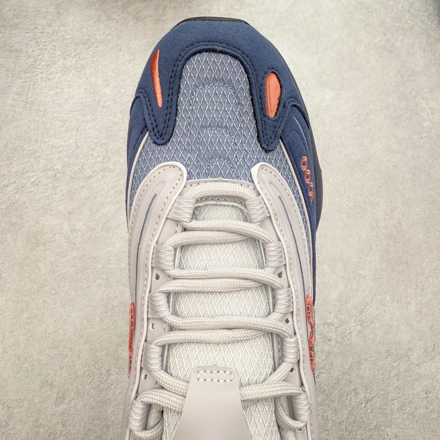 图片[4]-New Balance M1000 NB系列低帮复古老爹风休闲运动慢跑鞋 据悉，New Balance的复古鞋型M1000系列将在2024年正式回归。而自家美产创意总监Teddy Santis的AIMÉ LEON DORE也将率先推出联名1000撑撑场子，鞋款预计将在今年正式发布。New Balance1000系列作为NB最高端的鞋型，诞生于1999年，一度成为当年的热门鞋型，神似Nike Air Max95，现在看来也是一双符合潮流趋势的复古老爹鞋型。此番Teddy Santis亲自操刀，将丰富的配色和升级材质于复古的1000鞋型结合，鞋身采用米色、绿色和粉色的搭配。\\\”N\\\”字Logo也以全新的设计呈现，以1000标志性的网布和皮革材质打造，带来全新的视觉体验。后续ALD和New Balance1000的联名还将推出纯白配色，具体颜值还要等更多实物图的释出。AIMÉ LEON DORE和New Balance的多次联名一直有着超高的人气，无论是550还是1906R都有着不低的溢价，预计此番颜值不错的全新1000也会有着较高的人气。尺码：36 37 37.5 38 38.5 39.5 40 40.5 41.5 42 42.5 43 44 44.5 45-选品中心