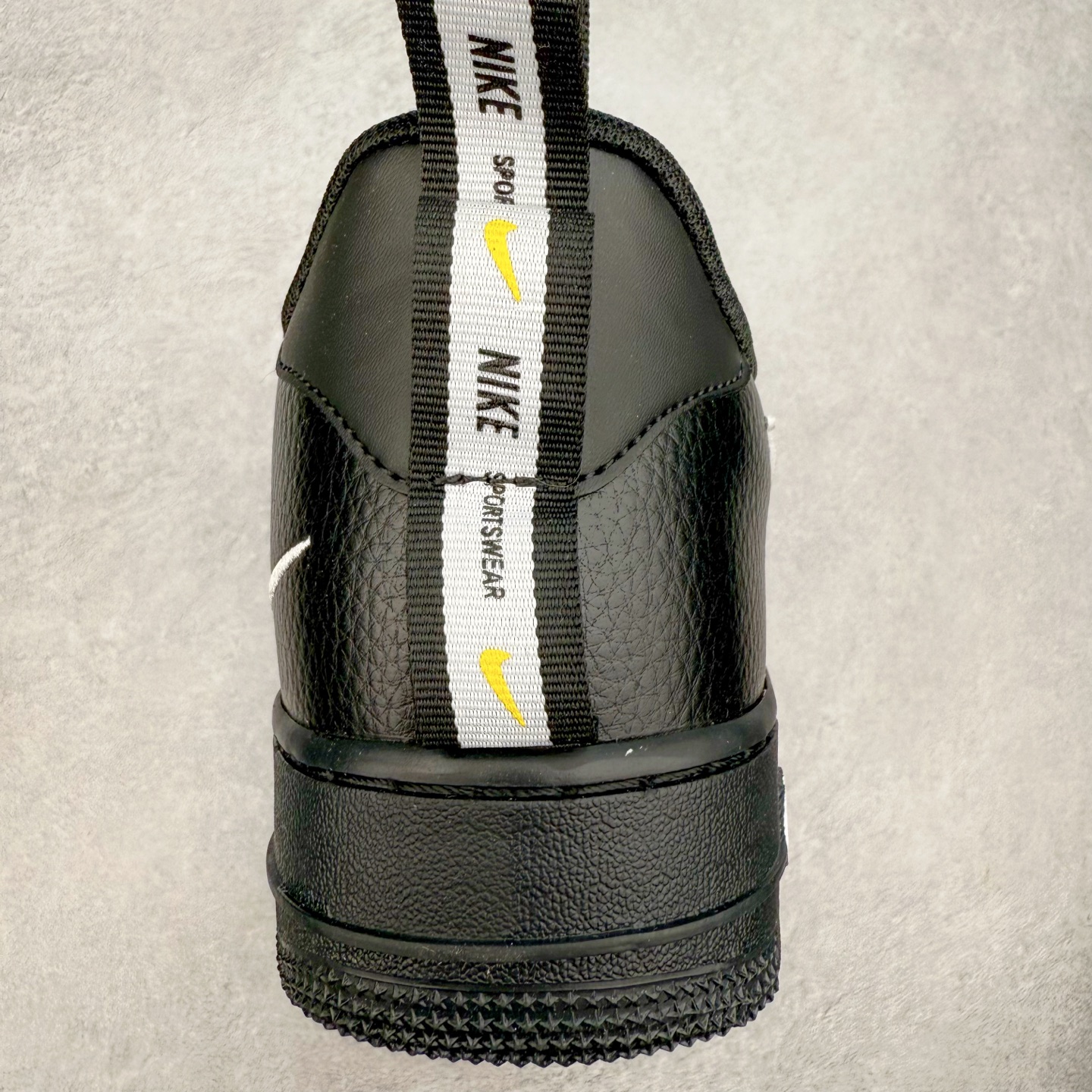 ＃福利特价‼️
NK Air Force 1´07 Low 空军一号低帮百搭休闲运动板鞋 AJ7747-