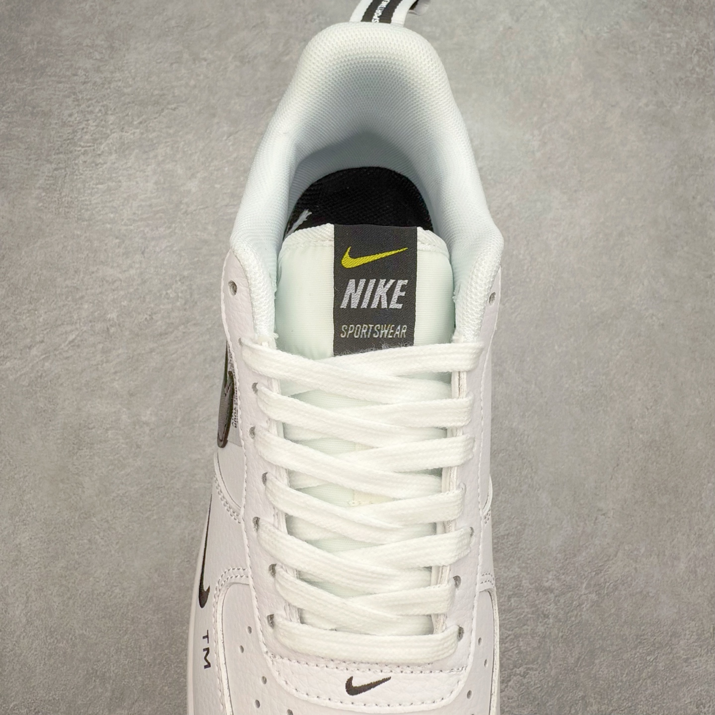 ＃福利特价‼️
NK Air Force 1´07 Low 空军一号低帮百搭休闲运动板鞋 AJ7747-