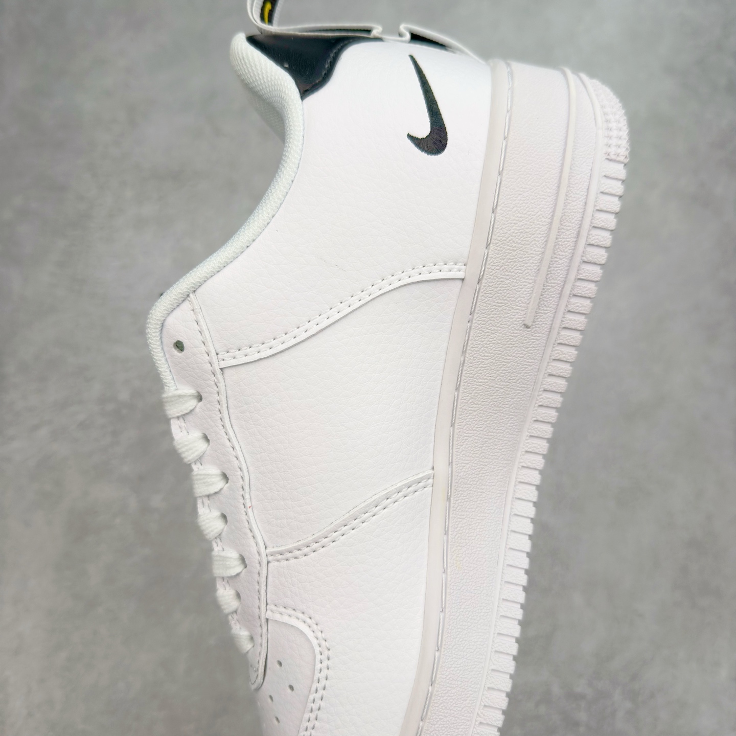 ＃福利特价‼️
NK Air Force 1´07 Low 空军一号低帮百搭休闲运动板鞋 AJ7747-