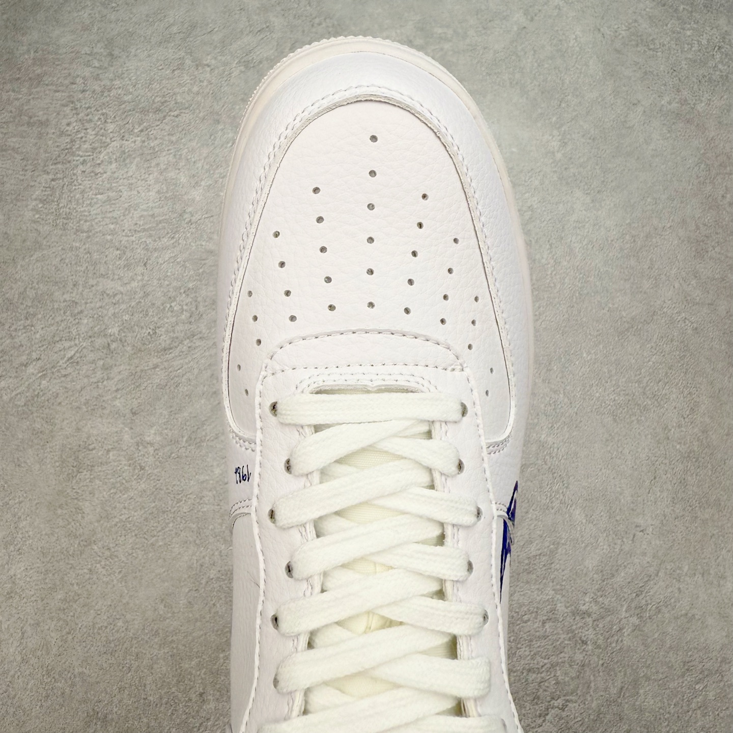 ＃福利特价‼️
NK Air Force 1´07 Low 空军一号低帮百搭休闲运动板鞋 CW7581-