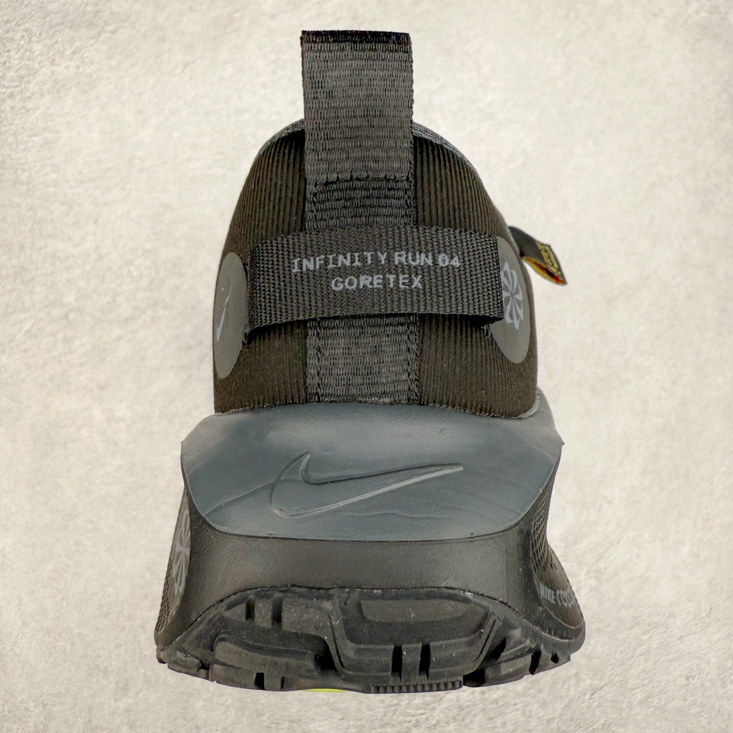 图片[8]-NK React Infinity Run Flyknit 4 GORE-TEX 低帮休闲跑步鞋防水公路助力畅跑 鞋身融入 GORE-TEX 防水层 搭配柔软鞋口在下雨时帮助双足保持干爽舒适 结合 NK ReactX 泡绵提供高出 React 泡绵 13% 的能量回馈 尺码：36 36.5 37.5 38 38.5 39 40 40.5 41.5 42 42.5 43 44 44.5 45-选品中心