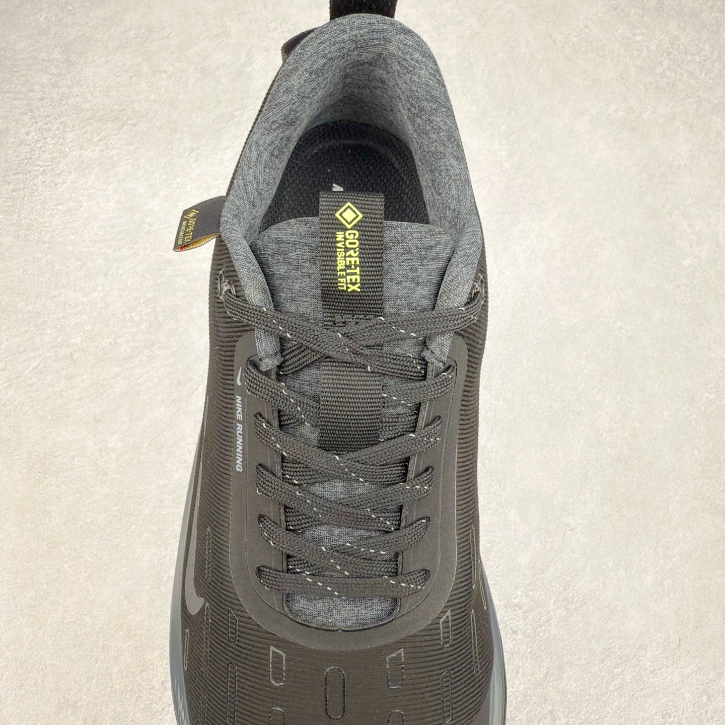 图片[5]-NK React Infinity Run Flyknit 4 GORE-TEX 低帮休闲跑步鞋防水公路助力畅跑 鞋身融入 GORE-TEX 防水层 搭配柔软鞋口在下雨时帮助双足保持干爽舒适 结合 NK ReactX 泡绵提供高出 React 泡绵 13% 的能量回馈 尺码：36 36.5 37.5 38 38.5 39 40 40.5 41.5 42 42.5 43 44 44.5 45-选品中心