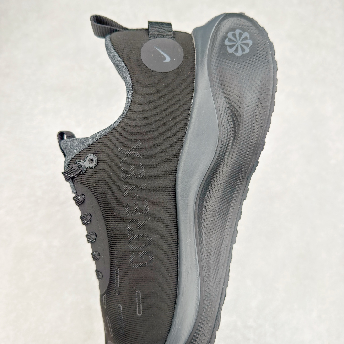 图片[7]-NK React Infinity Run Flyknit 4 GORE-TEX 低帮休闲跑步鞋防水公路助力畅跑 鞋身融入 GORE-TEX 防水层 搭配柔软鞋口在下雨时帮助双足保持干爽舒适 结合 NK ReactX 泡绵提供高出 React 泡绵 13% 的能量回馈 尺码：36 36.5 37.5 38 38.5 39 40 40.5 41.5 42 42.5 43 44 44.5 45-选品中心