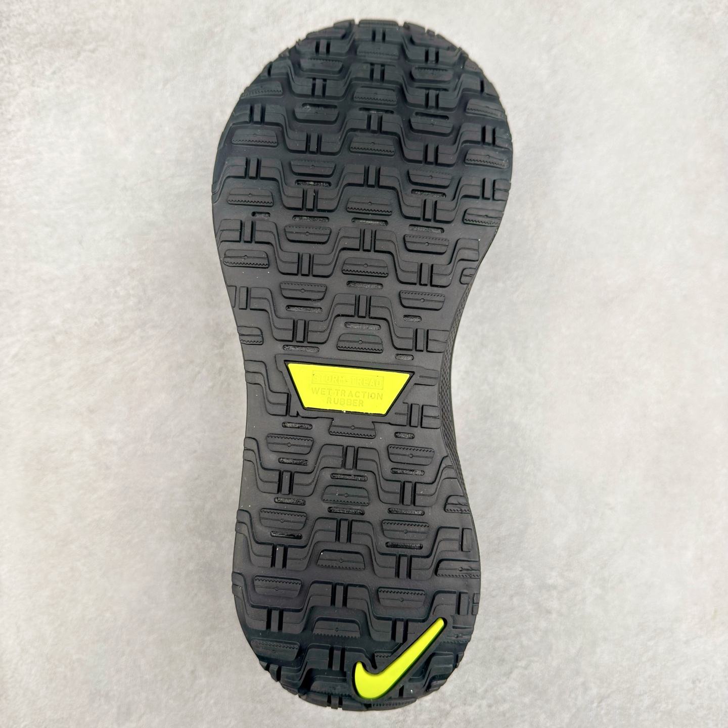 图片[9]-NK React Infinity Run Flyknit 4 GORE-TEX 低帮休闲跑步鞋防水公路助力畅跑 鞋身融入 GORE-TEX 防水层 搭配柔软鞋口在下雨时帮助双足保持干爽舒适 结合 NK ReactX 泡绵提供高出 React 泡绵 13% 的能量回馈 尺码：36 36.5 37.5 38 38.5 39 40 40.5 41.5 42 42.5 43 44 44.5 45-选品中心