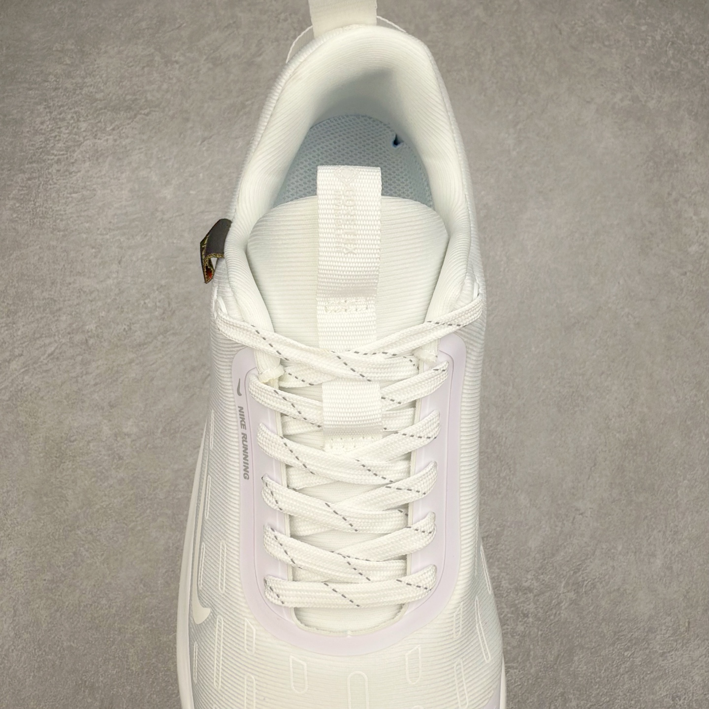 图片[5]-NK React Infinity Run Flyknit 4 GORE-TEX 低帮休闲跑步鞋防水公路助力畅跑 鞋身融入 GORE-TEX 防水层 搭配柔软鞋口在下雨时帮助双足保持干爽舒适 结合 NK ReactX 泡绵提供高出 React 泡绵 13% 的能量回馈 尺码：36 36.5 37.5 38 38.5 39 40 40.5 41.5 42 42.5 43 44 44.5 45-选品中心