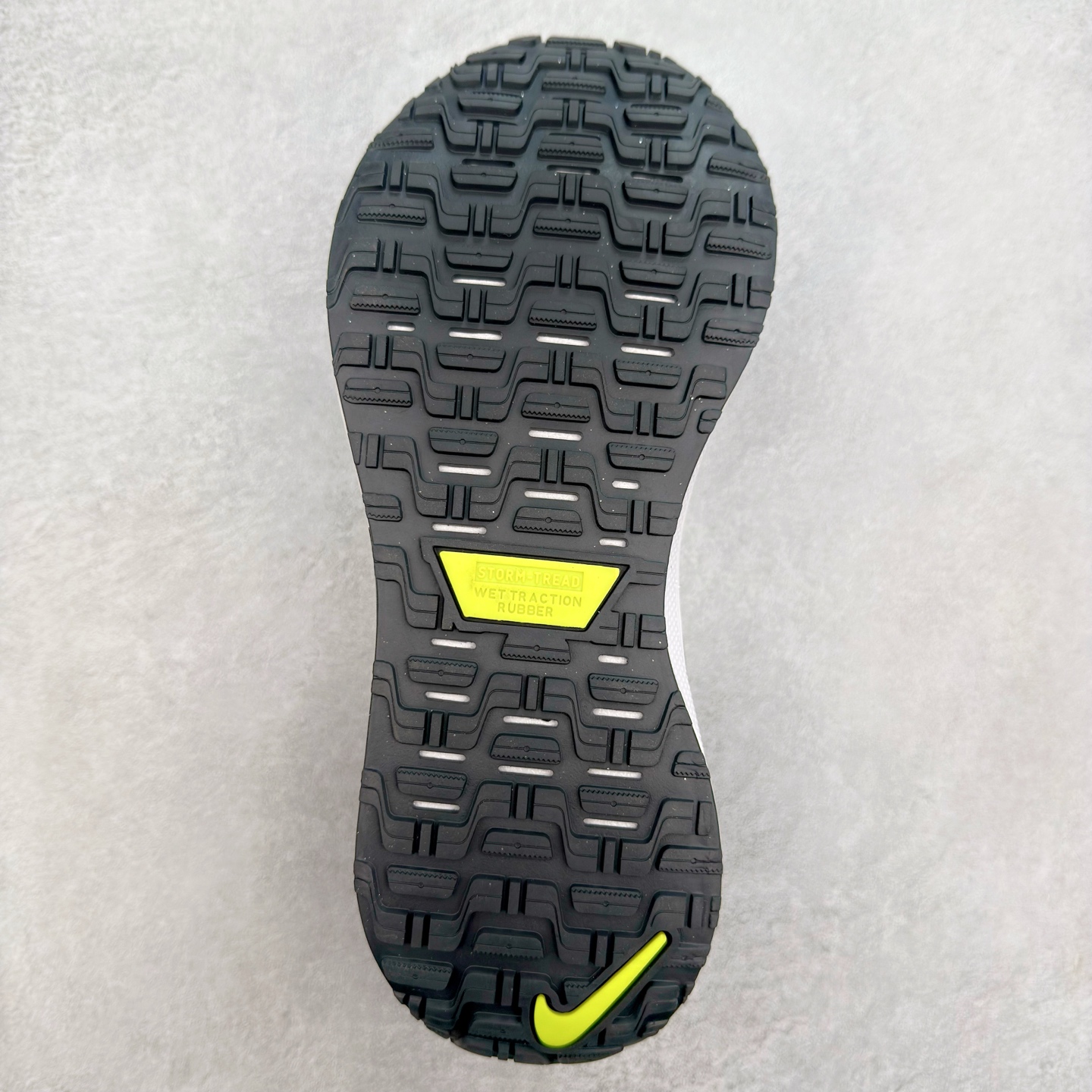 图片[9]-NK React Infinity Run Flyknit 4 GORE-TEX 低帮休闲跑步鞋防水公路助力畅跑 鞋身融入 GORE-TEX 防水层 搭配柔软鞋口在下雨时帮助双足保持干爽舒适 结合 NK ReactX 泡绵提供高出 React 泡绵 13% 的能量回馈 尺码：36 36.5 37.5 38 38.5 39 40 40.5 41.5 42 42.5 43 44 44.5 45-选品中心