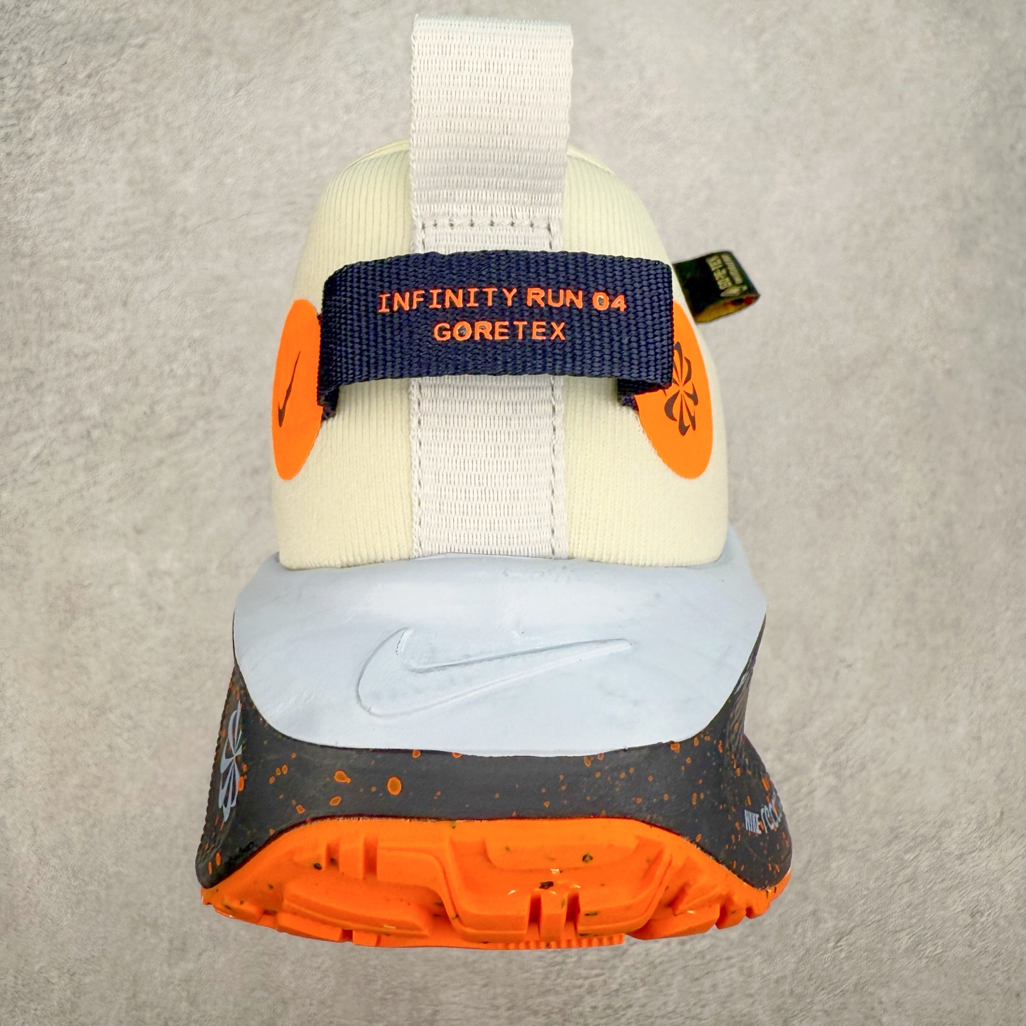 图片[8]-NK React Infinity Run Flyknit 4 GORE-TEX 低帮休闲跑步鞋防水公路助力畅跑 鞋身融入 GORE-TEX 防水层 搭配柔软鞋口在下雨时帮助双足保持干爽舒适 结合 NK ReactX 泡绵提供高出 React 泡绵 13% 的能量回馈 尺码：36 36.5 37.5 38 38.5 39 40 40.5 41.5 42 42.5 43 44 44.5 45-选品中心