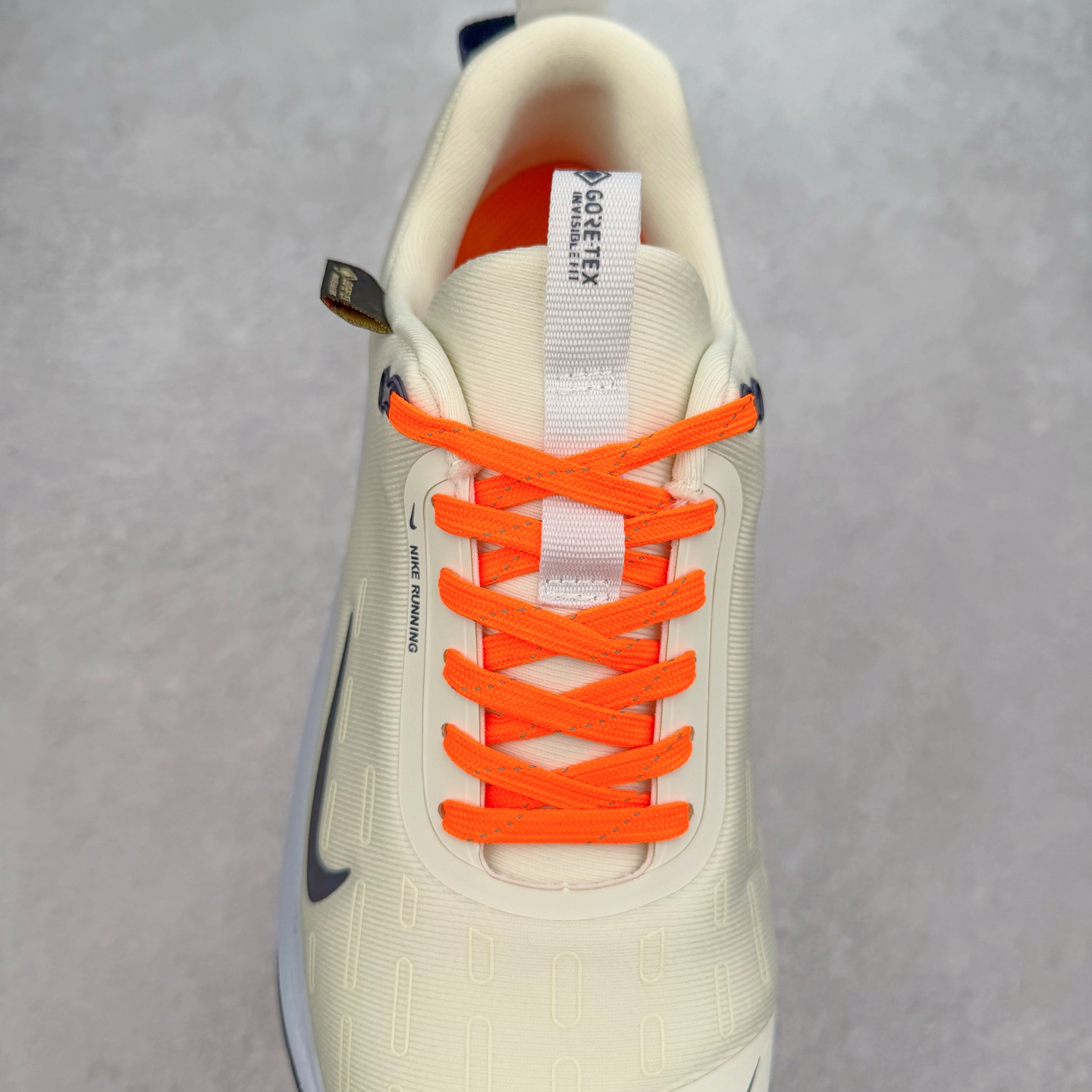 图片[5]-NK React Infinity Run Flyknit 4 GORE-TEX 低帮休闲跑步鞋防水公路助力畅跑 鞋身融入 GORE-TEX 防水层 搭配柔软鞋口在下雨时帮助双足保持干爽舒适 结合 NK ReactX 泡绵提供高出 React 泡绵 13% 的能量回馈 尺码：36 36.5 37.5 38 38.5 39 40 40.5 41.5 42 42.5 43 44 44.5 45-选品中心