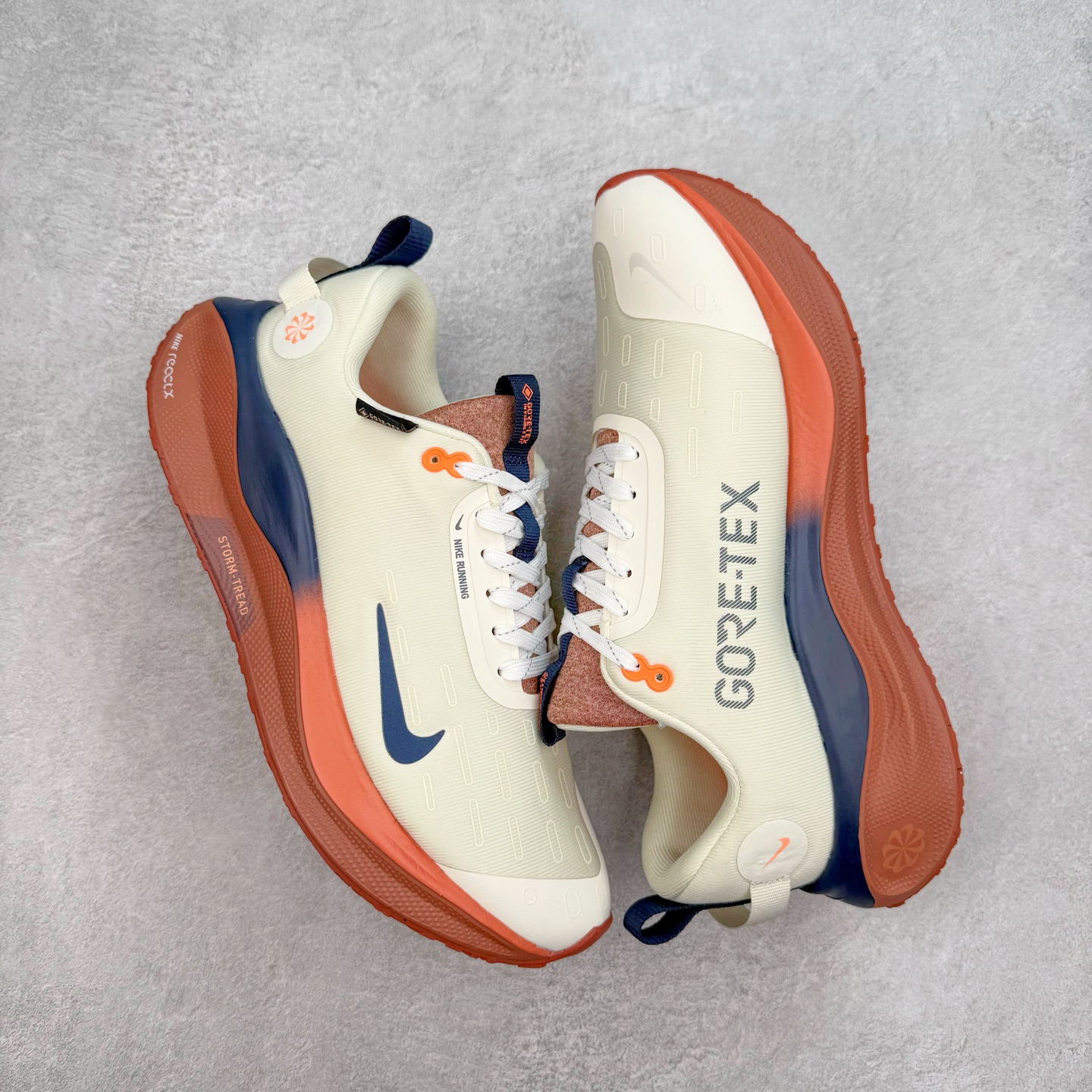 图片[3]-NK React Infinity Run Flyknit 4 GORE-TEX 低帮休闲跑步鞋防水公路助力畅跑 鞋身融入 GORE-TEX 防水层 搭配柔软鞋口在下雨时帮助双足保持干爽舒适 结合 NK ReactX 泡绵提供高出 React 泡绵 13% 的能量回馈 尺码：36 36.5 37.5 38 38.5 39 40 40.5 41.5 42 42.5 43 44 44.5 45-选品中心