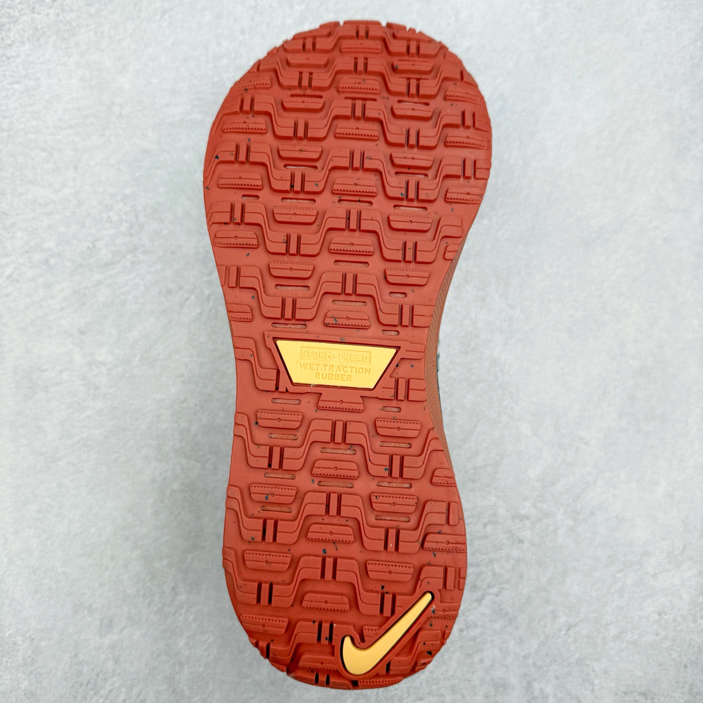 图片[9]-NK React Infinity Run Flyknit 4 GORE-TEX 低帮休闲跑步鞋防水公路助力畅跑 鞋身融入 GORE-TEX 防水层 搭配柔软鞋口在下雨时帮助双足保持干爽舒适 结合 NK ReactX 泡绵提供高出 React 泡绵 13% 的能量回馈 尺码：36 36.5 37.5 38 38.5 39 40 40.5 41.5 42 42.5 43 44 44.5 45-选品中心