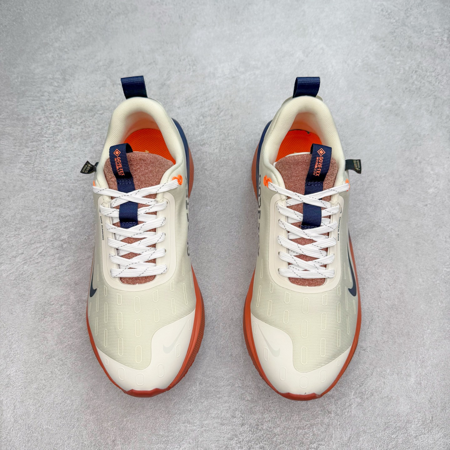 图片[2]-NK React Infinity Run Flyknit 4 GORE-TEX 低帮休闲跑步鞋防水公路助力畅跑 鞋身融入 GORE-TEX 防水层 搭配柔软鞋口在下雨时帮助双足保持干爽舒适 结合 NK ReactX 泡绵提供高出 React 泡绵 13% 的能量回馈 尺码：36 36.5 37.5 38 38.5 39 40 40.5 41.5 42 42.5 43 44 44.5 45-选品中心