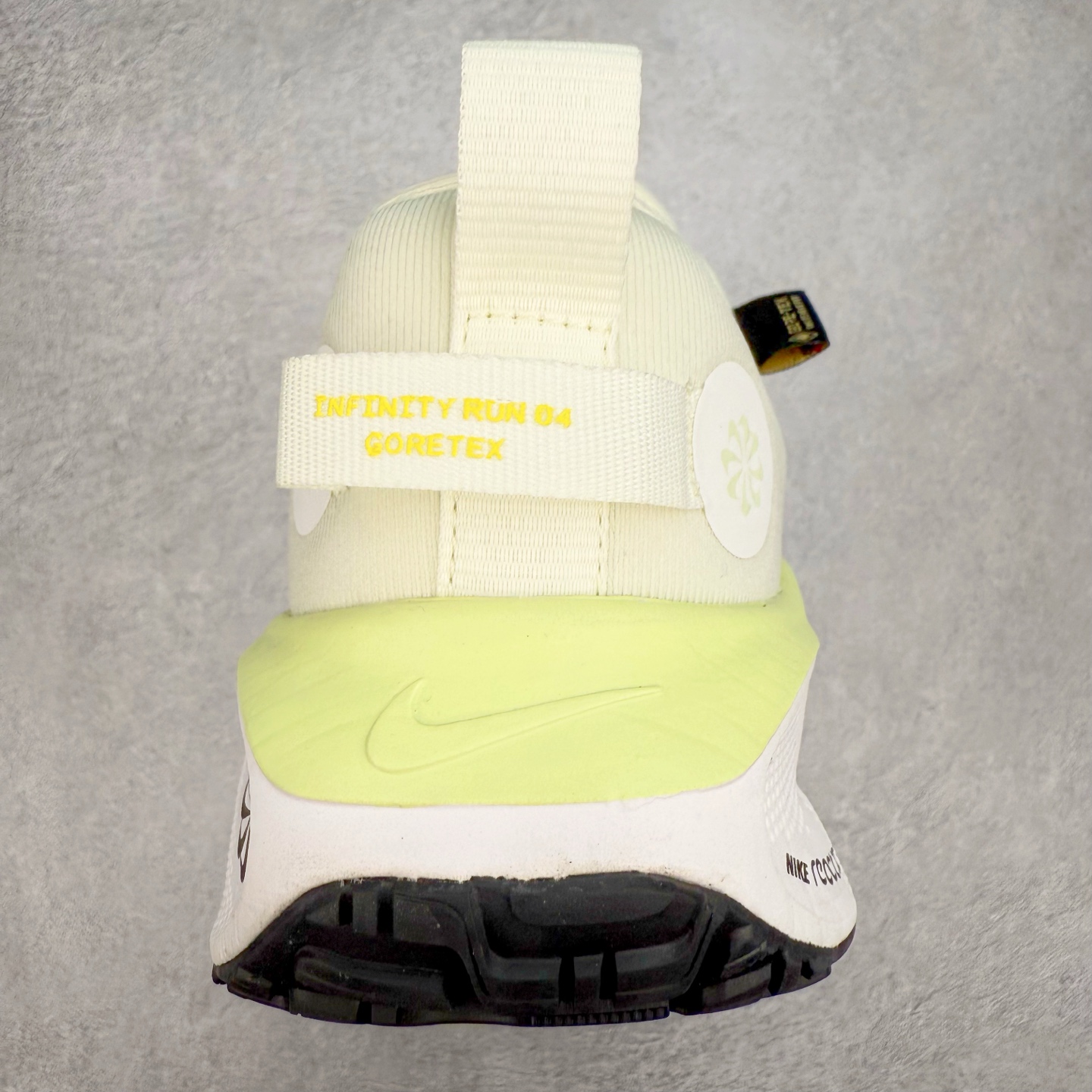 图片[8]-NK React Infinity Run Flyknit 4 GORE-TEX 低帮休闲跑步鞋防水公路助力畅跑 鞋身融入 GORE-TEX 防水层 搭配柔软鞋口在下雨时帮助双足保持干爽舒适 结合 NK ReactX 泡绵提供高出 React 泡绵 13% 的能量回馈 尺码：36 36.5 37.5 38 38.5 39 40 40.5 41.5 42 42.5 43 44 44.5 45-选品中心