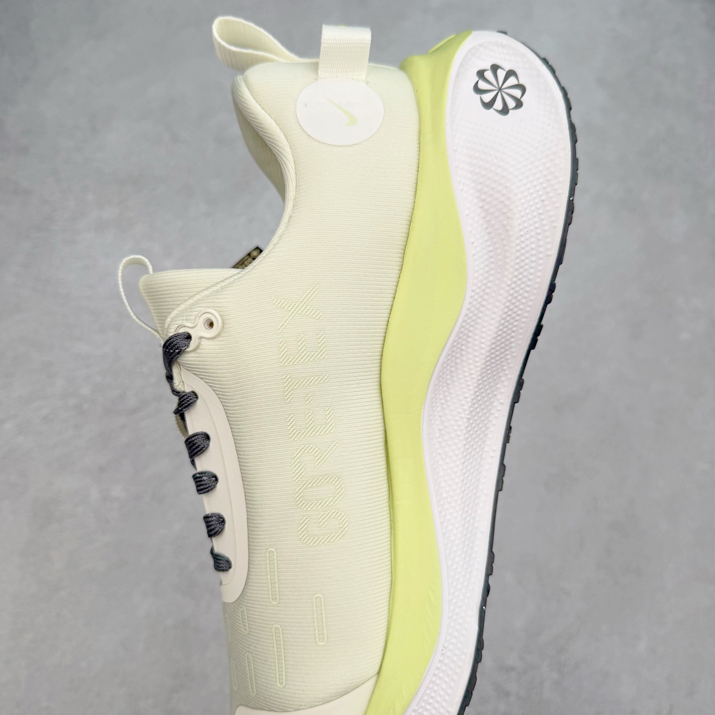 图片[7]-NK React Infinity Run Flyknit 4 GORE-TEX 低帮休闲跑步鞋防水公路助力畅跑 鞋身融入 GORE-TEX 防水层 搭配柔软鞋口在下雨时帮助双足保持干爽舒适 结合 NK ReactX 泡绵提供高出 React 泡绵 13% 的能量回馈 尺码：36 36.5 37.5 38 38.5 39 40 40.5 41.5 42 42.5 43 44 44.5 45-选品中心