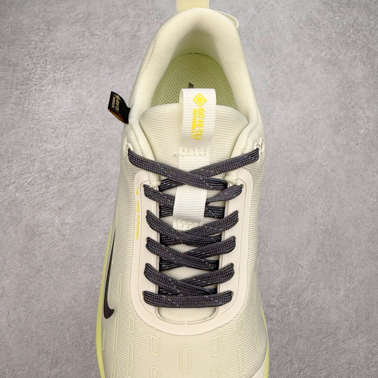 图片[5]-NK React Infinity Run Flyknit 4 GORE-TEX 低帮休闲跑步鞋防水公路助力畅跑 鞋身融入 GORE-TEX 防水层 搭配柔软鞋口在下雨时帮助双足保持干爽舒适 结合 NK ReactX 泡绵提供高出 React 泡绵 13% 的能量回馈 尺码：36 36.5 37.5 38 38.5 39 40 40.5 41.5 42 42.5 43 44 44.5 45-选品中心