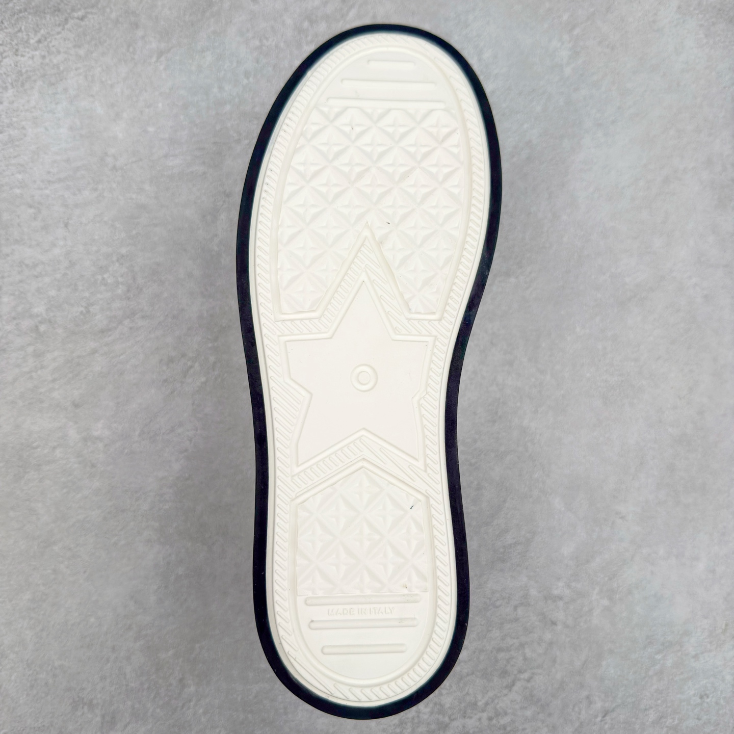 图片[9]-Dior Logo 3D 2025全新帆布刺绣系列增高板鞋 迪奥22S 小红书春季走秀爆款 全网力推单品 全网热销中 “Christian Dior J’Adior”金属配饰胶质品牌标志鞋底 进口纯棉帆布 全粒面绵羊皮内里 原版开模 最强质量 全鞋细节与正品一致 原版同步牛皮垫脚 全套专柜包装 Size 35 36 37 38 39 40-选品中心