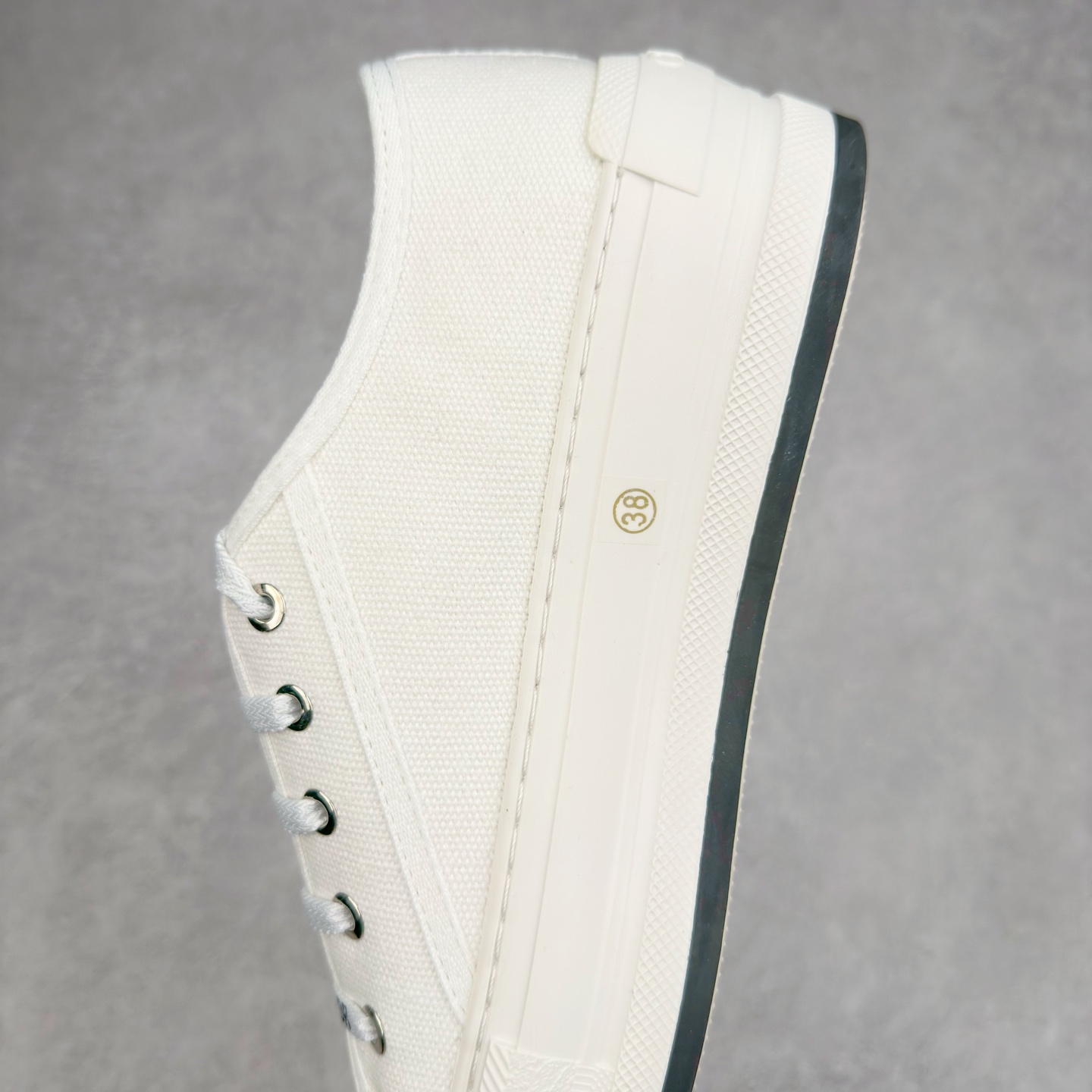 图片[7]-Dior Logo 3D 2025全新帆布刺绣系列增高板鞋 迪奥22S 小红书春季走秀爆款 全网力推单品 全网热销中 “Christian Dior J’Adior”金属配饰胶质品牌标志鞋底 进口纯棉帆布 全粒面绵羊皮内里 原版开模 最强质量 全鞋细节与正品一致 原版同步牛皮垫脚 全套专柜包装 Size 35 36 37 38 39 40-选品中心