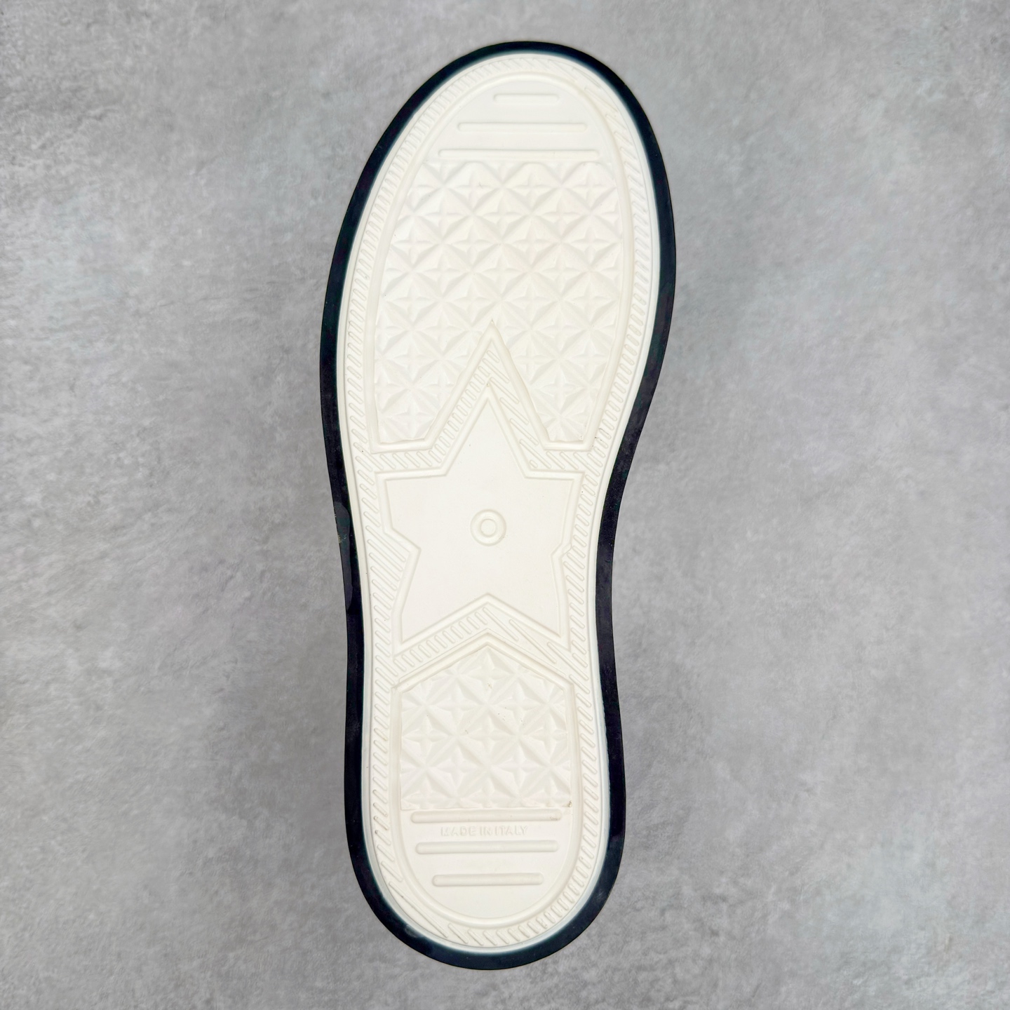 图片[9]-Dior Logo 3D 2025全新帆布刺绣系列增高板鞋 迪奥22S 小红书春季走秀爆款 全网力推单品 全网热销中 “Christian Dior J’Adior”金属配饰胶质品牌标志鞋底 进口纯棉帆布 全粒面绵羊皮内里 原版开模 最强质量 全鞋细节与正品一致 原版同步牛皮垫脚 全套专柜包装 Size 35 36 37 38 39 40-选品中心