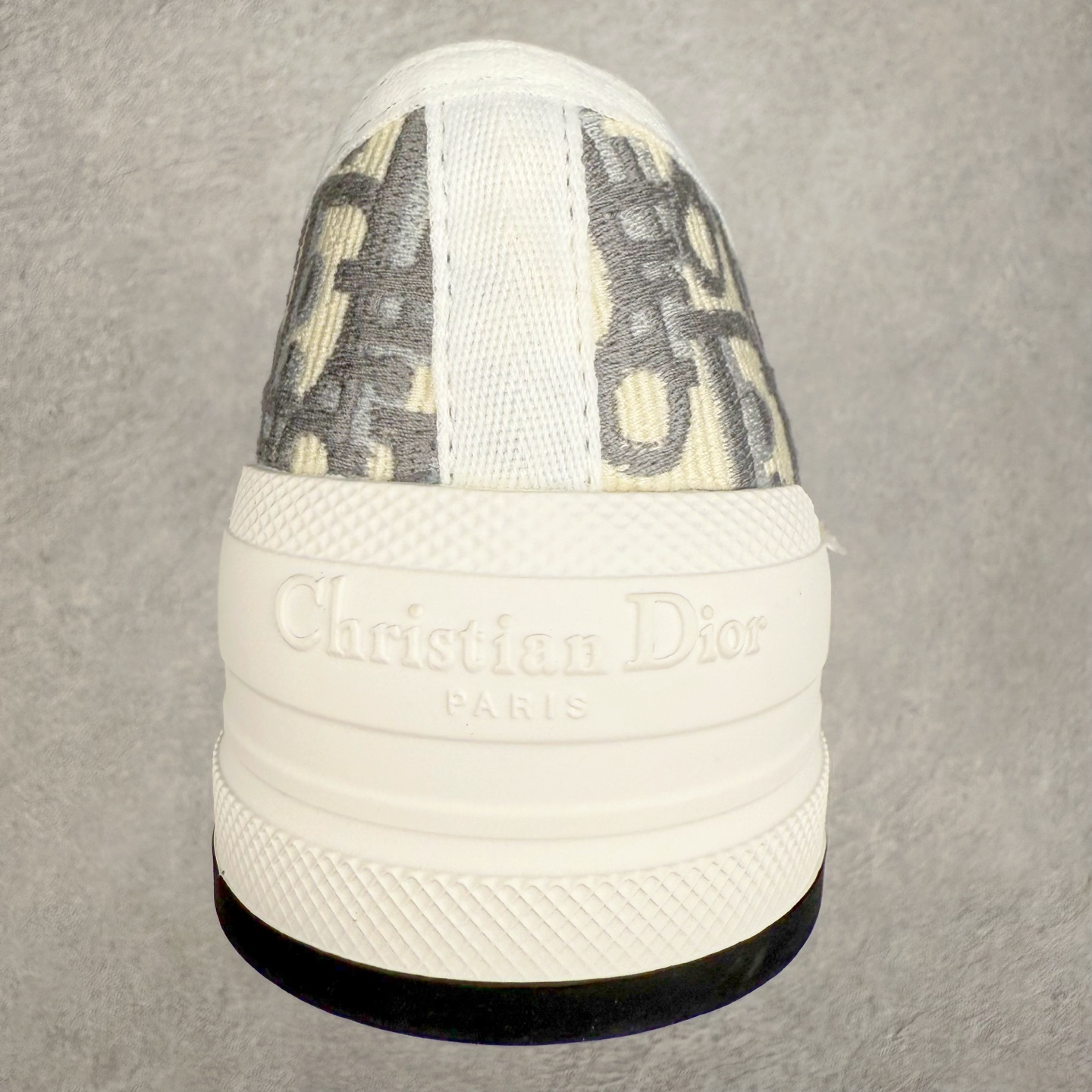 图片[8]-Dior Logo 3D 2025全新帆布刺绣系列增高板鞋 迪奥22S 小红书春季走秀爆款 全网力推单品 全网热销中 “Christian Dior J’Adior”金属配饰胶质品牌标志鞋底 进口纯棉帆布 全粒面绵羊皮内里 原版开模 最强质量 全鞋细节与正品一致 原版同步牛皮垫脚 全套专柜包装 Size 35 36 37 38 39 40-选品中心