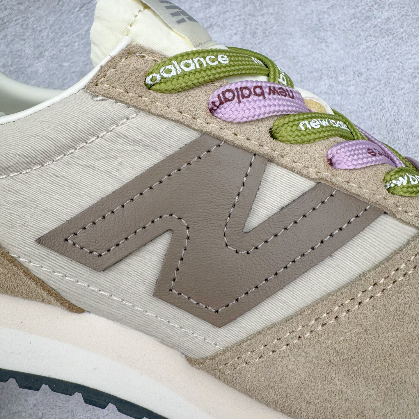 图片[18]-＃M纯原 New Balance U471AI NB新百伦织物牛剖层革春夏薄底鞋防滑耐磨平衡轻便低帮生活休闲鞋 原档数据独立私模大底 唯一正确三层组合大底 特高弹切片加持 百分百还原原鞋脚感 NB市场最强产物 防伪原标全套原楦原纸板原厂数据开发 全鞋电脑针车加持 原厂网布 原装进口头层翻毛皮料正确绒感卡色 正确中底拉帮中底网布细节 匠心打造 耗时两个月开发完成 工艺极其复杂难度可想而知 高端零售专供产物 尺码：36 37 37.5 38 38.5 39.5 40 40.5 41.5 42 42.5 43 44 44.5 45 45.5 46.5 47-选品中心