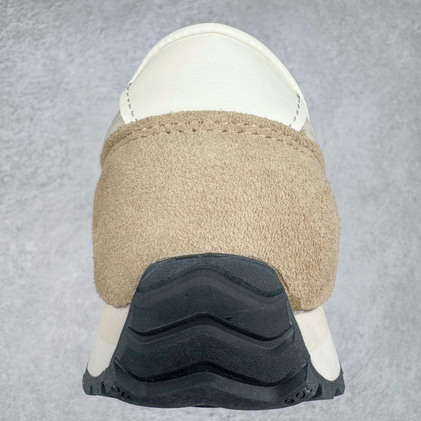 图片[8]-＃M纯原 New Balance U471AI NB新百伦织物牛剖层革春夏薄底鞋防滑耐磨平衡轻便低帮生活休闲鞋 原档数据独立私模大底 唯一正确三层组合大底 特高弹切片加持 百分百还原原鞋脚感 NB市场最强产物 防伪原标全套原楦原纸板原厂数据开发 全鞋电脑针车加持 原厂网布 原装进口头层翻毛皮料正确绒感卡色 正确中底拉帮中底网布细节 匠心打造 耗时两个月开发完成 工艺极其复杂难度可想而知 高端零售专供产物 尺码：36 37 37.5 38 38.5 39.5 40 40.5 41.5 42 42.5 43 44 44.5 45 45.5 46.5 47-选品中心