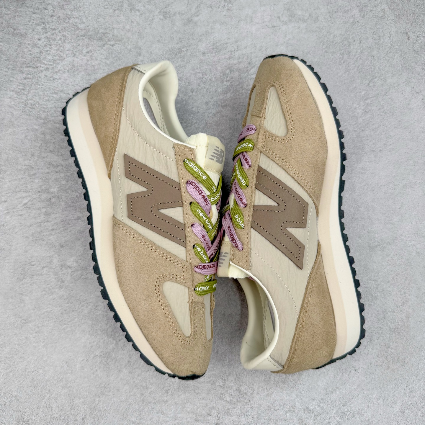 图片[3]-＃M纯原 New Balance U471AI NB新百伦织物牛剖层革春夏薄底鞋防滑耐磨平衡轻便低帮生活休闲鞋 原档数据独立私模大底 唯一正确三层组合大底 特高弹切片加持 百分百还原原鞋脚感 NB市场最强产物 防伪原标全套原楦原纸板原厂数据开发 全鞋电脑针车加持 原厂网布 原装进口头层翻毛皮料正确绒感卡色 正确中底拉帮中底网布细节 匠心打造 耗时两个月开发完成 工艺极其复杂难度可想而知 高端零售专供产物 尺码：36 37 37.5 38 38.5 39.5 40 40.5 41.5 42 42.5 43 44 44.5 45 45.5 46.5 47-选品中心