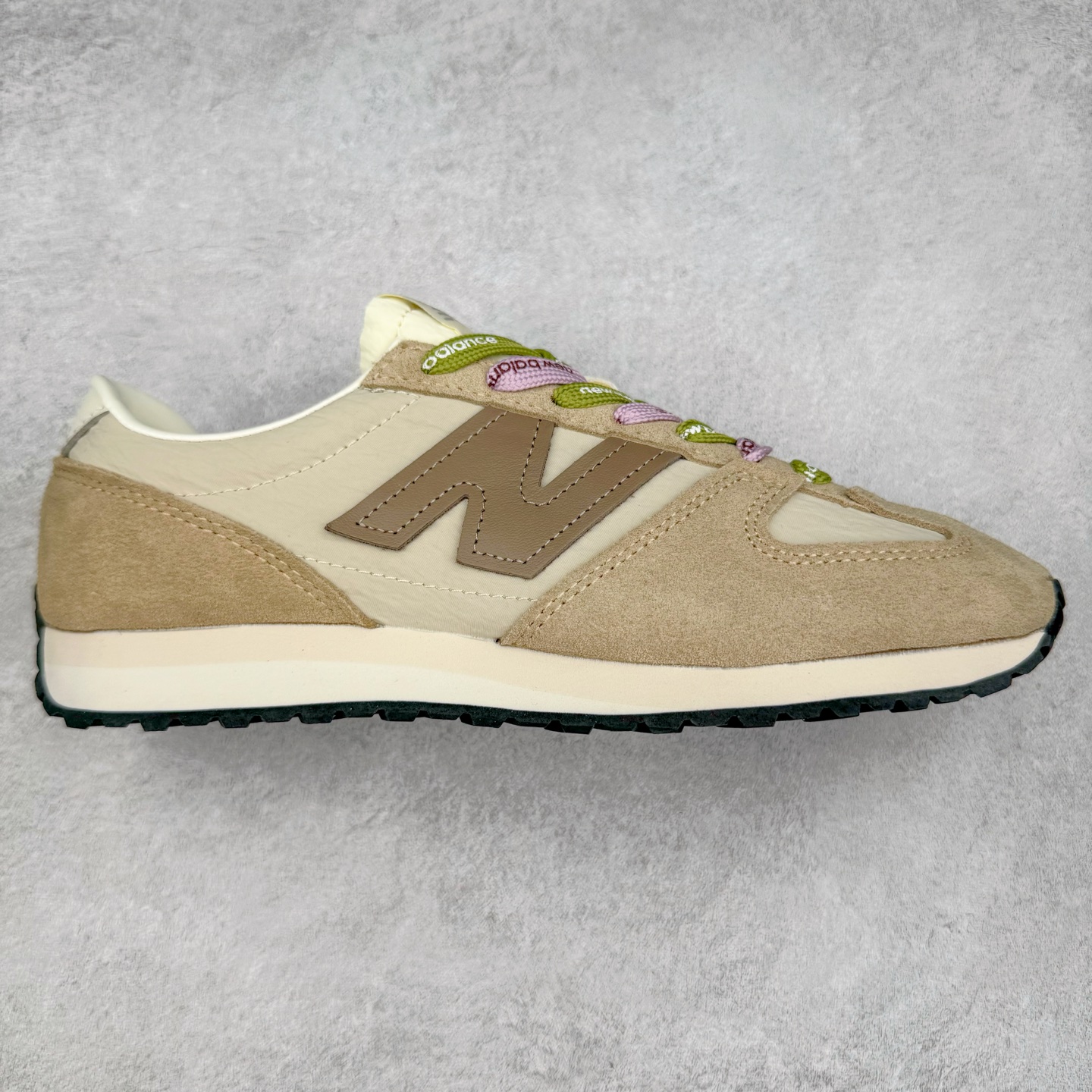 ＃M纯原 New Balance U471AI NB新百伦织物牛剖层革春夏薄底鞋防滑耐磨平衡轻便低帮生活休闲鞋 原档数据独立私模大底 唯一正确三层组合大底 特高弹切片加持 百分百还原原鞋脚感 NB市场最强产物 防伪原标全套原楦原纸板原厂数据开发 全鞋电脑针车加持 原厂网布 原装进口头层翻毛皮料正确绒感卡色 正确中底拉帮中底网布细节 匠心打造 耗时两个月开发完成 工艺极其复杂难度可想而知 高端零售专供产物 尺码：36 37 37.5 38 38.5 39.5 40 40.5 41.5 42 42.5 43 44 44.5 45 45.5 46.5 47-选品中心