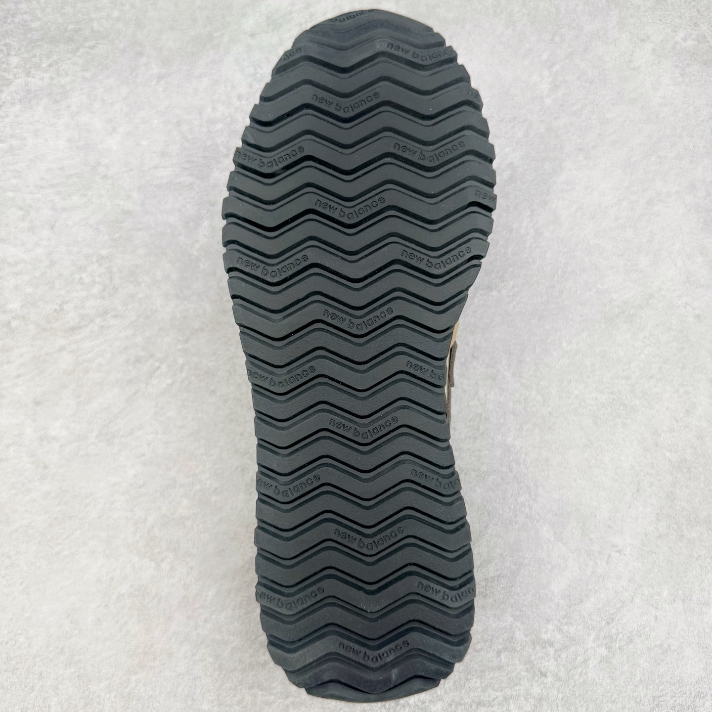 图片[9]-＃M纯原 New Balance U471AI NB新百伦织物牛剖层革春夏薄底鞋防滑耐磨平衡轻便低帮生活休闲鞋 原档数据独立私模大底 唯一正确三层组合大底 特高弹切片加持 百分百还原原鞋脚感 NB市场最强产物 防伪原标全套原楦原纸板原厂数据开发 全鞋电脑针车加持 原厂网布 原装进口头层翻毛皮料正确绒感卡色 正确中底拉帮中底网布细节 匠心打造 耗时两个月开发完成 工艺极其复杂难度可想而知 高端零售专供产物 尺码：36 37 37.5 38 38.5 39.5 40 40.5 41.5 42 42.5 43 44 44.5 45 45.5 46.5 47-选品中心