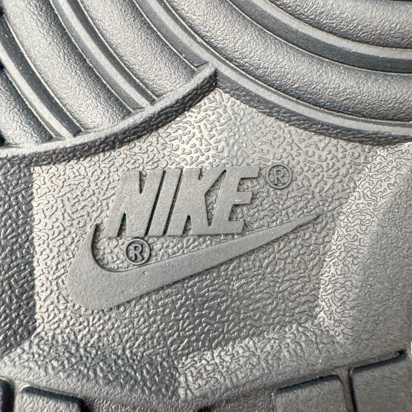 图片[20]-＃YC纯原 NK Dunk Low 黑白熊猫2.0 HF5441-100 实力大厂出品 新配色陆续开发 利润个位数只为口碑 全套原纸板楦头开发 确保原汁原味 完美呈现DUNK版型 一比一鞋头弧度高度鞋身弧度 此版本只针对中端市场 皮料材质有所更替 其他数据细节工艺流程均保持一致 绝不口嗨 细节品控鞋型随意对比 独家私模官方第六代原厂航空铝磨具打磨大底 鞋头坡度极致还原 无解鞋型 原盒原配 圈内天花板工艺 原厂玻璃冲刀 超高清洁度 全鞋零毛边皮料切割 原厂中底布点胶 中底布拉帮走线遵循公司 尺码：36 36.5 37.5 38 38.5 39 40 40.5 41 42 42.5 43 44 44.5 45 46-选品中心