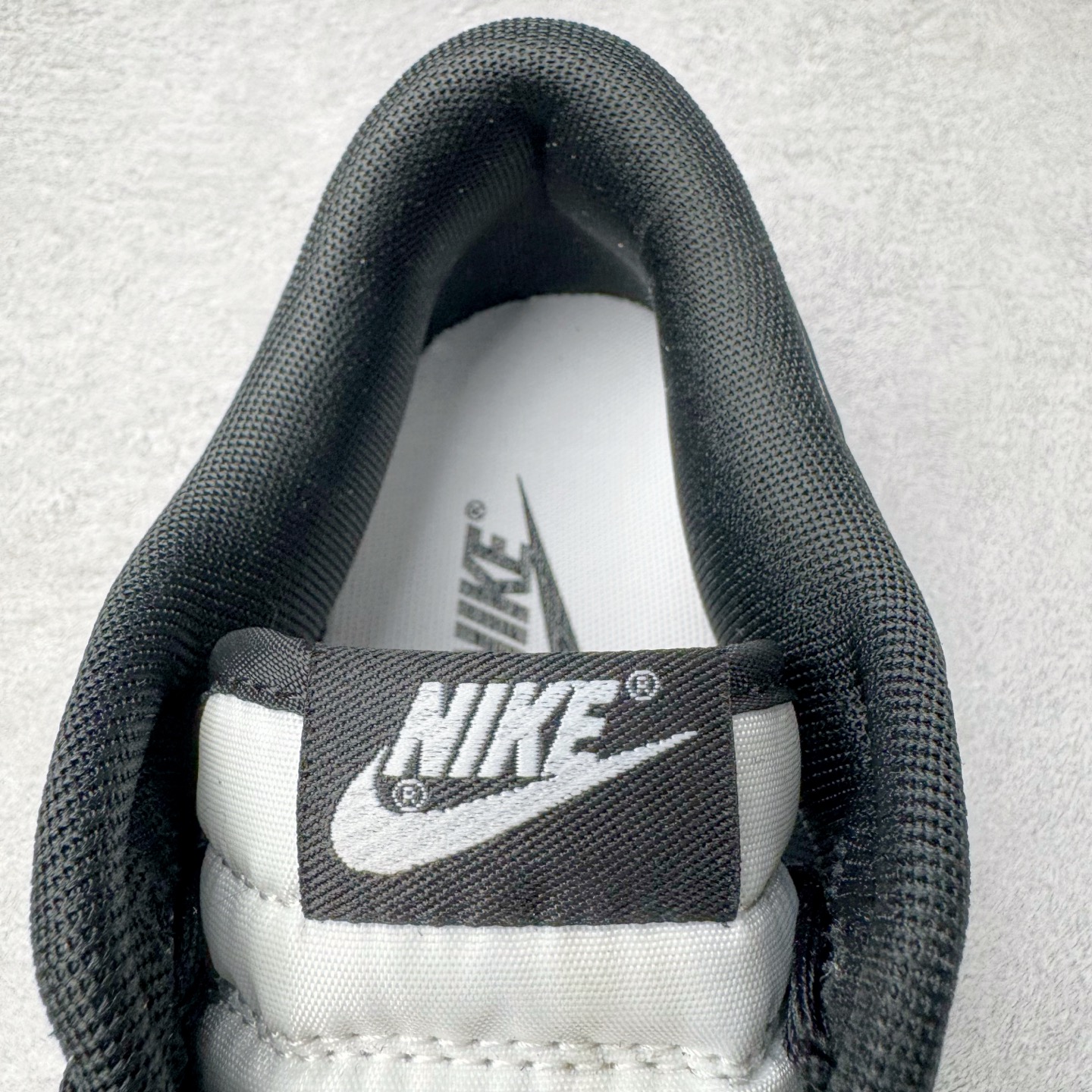 图片[14]-＃YC纯原 NK Dunk Low 黑白熊猫2.0 HF5441-100 实力大厂出品 新配色陆续开发 利润个位数只为口碑 全套原纸板楦头开发 确保原汁原味 完美呈现DUNK版型 一比一鞋头弧度高度鞋身弧度 此版本只针对中端市场 皮料材质有所更替 其他数据细节工艺流程均保持一致 绝不口嗨 细节品控鞋型随意对比 独家私模官方第六代原厂航空铝磨具打磨大底 鞋头坡度极致还原 无解鞋型 原盒原配 圈内天花板工艺 原厂玻璃冲刀 超高清洁度 全鞋零毛边皮料切割 原厂中底布点胶 中底布拉帮走线遵循公司 尺码：36 36.5 37.5 38 38.5 39 40 40.5 41 42 42.5 43 44 44.5 45 46-选品中心