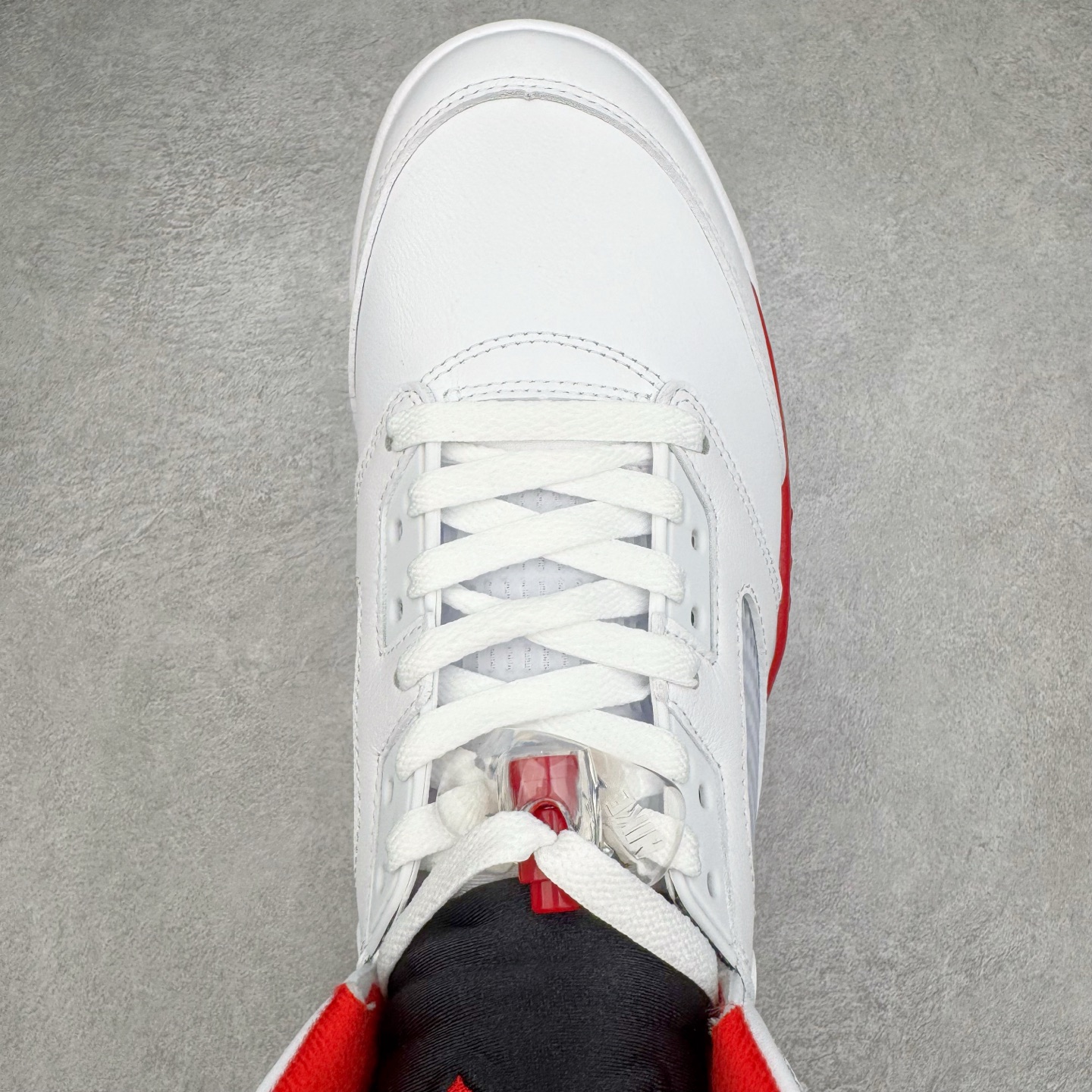 图片[4]-＃纯原 Air Jordan AJ5 OG 火焰红HQ7978-101 SZ原厂全套原楦原纸板磨具开发 原厂皮料加持 原厂港宝加持定型后跟R度完美 同源原厂电绣 飞人针数密度立体效果一致 原厂拉帮手法 原厂配置纸衬高频鞋盒 原厂指令配双鞋带 原厂TPU网格鞋带扣 超高鞋面清洁度 最高QC检验标准 控制溢胶瑕疵 到手可放心比对发售原鞋 上脚百分百充正驾驭 尺码：40 40.5 41 42 42.5 43 44 44.5 45 46 47.5-选品中心