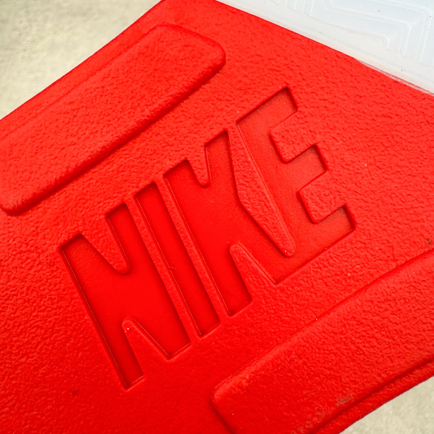 图片[25]-＃纯原 Air Jordan AJ5 OG 火焰红HQ7978-101 SZ原厂全套原楦原纸板磨具开发 原厂皮料加持 原厂港宝加持定型后跟R度完美 同源原厂电绣 飞人针数密度立体效果一致 原厂拉帮手法 原厂配置纸衬高频鞋盒 原厂指令配双鞋带 原厂TPU网格鞋带扣 超高鞋面清洁度 最高QC检验标准 控制溢胶瑕疵 到手可放心比对发售原鞋 上脚百分百充正驾驭 尺码：40 40.5 41 42 42.5 43 44 44.5 45 46 47.5-选品中心