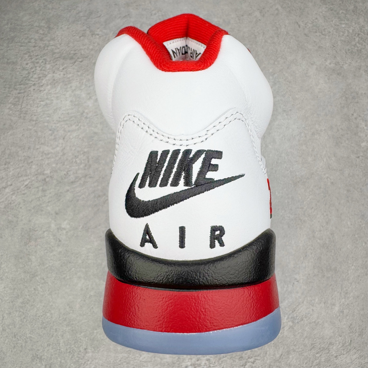 图片[8]-＃纯原 Air Jordan AJ5 OG 火焰红HQ7978-101 SZ原厂全套原楦原纸板磨具开发 原厂皮料加持 原厂港宝加持定型后跟R度完美 同源原厂电绣 飞人针数密度立体效果一致 原厂拉帮手法 原厂配置纸衬高频鞋盒 原厂指令配双鞋带 原厂TPU网格鞋带扣 超高鞋面清洁度 最高QC检验标准 控制溢胶瑕疵 到手可放心比对发售原鞋 上脚百分百充正驾驭 尺码：40 40.5 41 42 42.5 43 44 44.5 45 46 47.5-选品中心