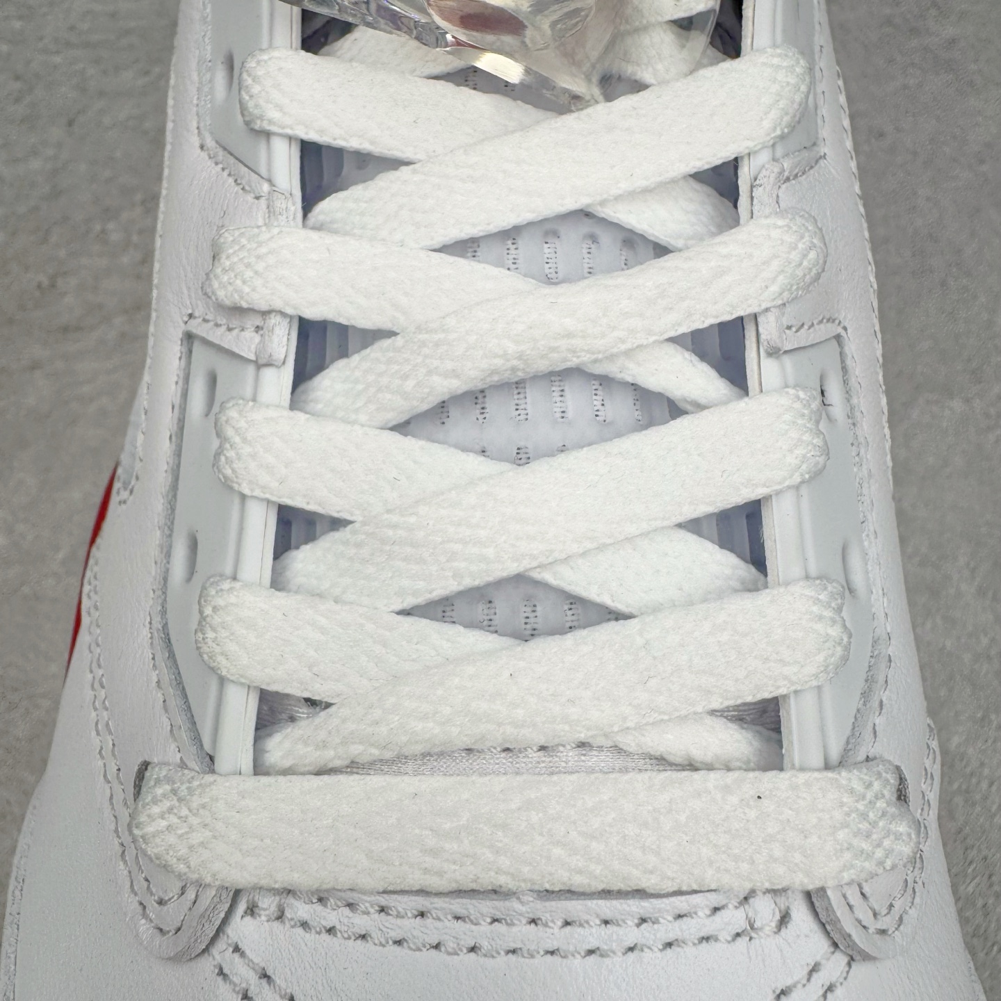 图片[16]-＃纯原 Air Jordan AJ5 OG 火焰红HQ7978-101 SZ原厂全套原楦原纸板磨具开发 原厂皮料加持 原厂港宝加持定型后跟R度完美 同源原厂电绣 飞人针数密度立体效果一致 原厂拉帮手法 原厂配置纸衬高频鞋盒 原厂指令配双鞋带 原厂TPU网格鞋带扣 超高鞋面清洁度 最高QC检验标准 控制溢胶瑕疵 到手可放心比对发售原鞋 上脚百分百充正驾驭 尺码：40 40.5 41 42 42.5 43 44 44.5 45 46 47.5-选品中心