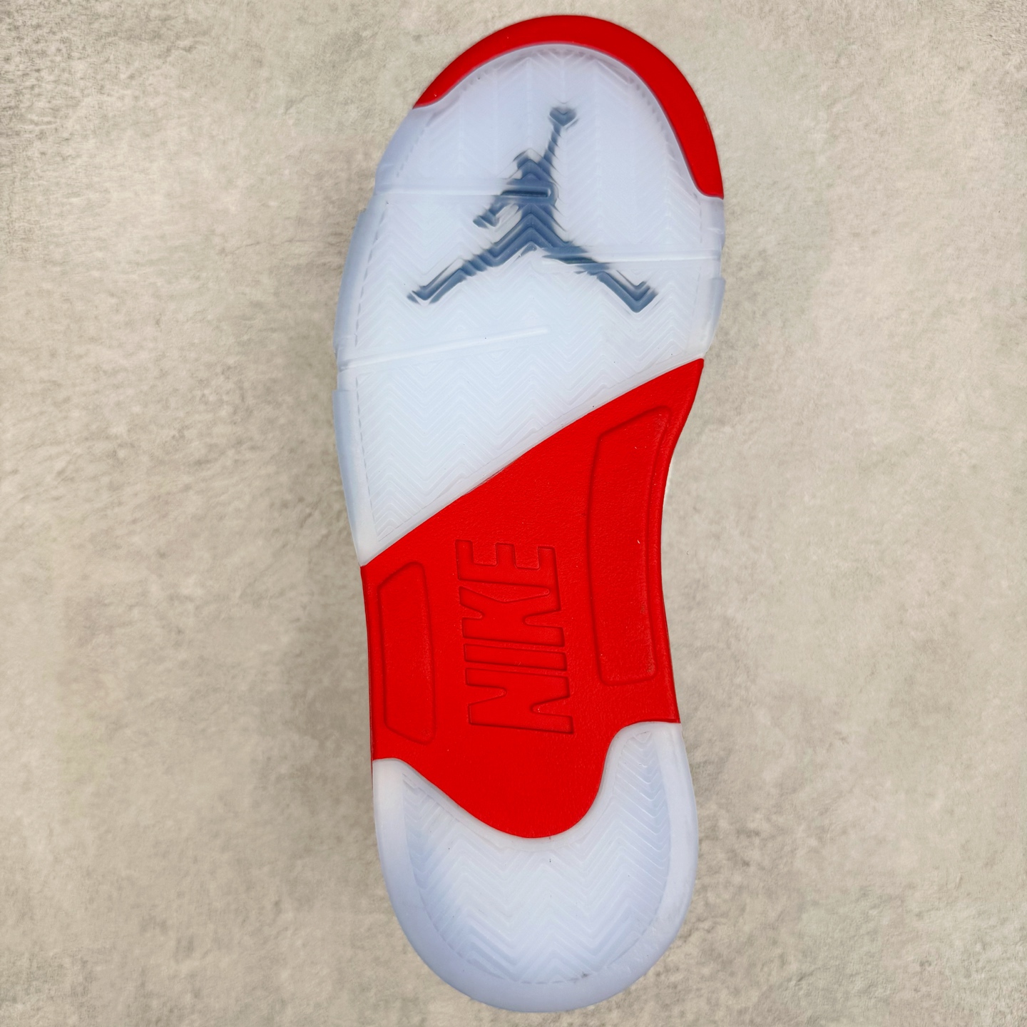 图片[9]-＃纯原 Air Jordan AJ5 OG 火焰红HQ7978-101 SZ原厂全套原楦原纸板磨具开发 原厂皮料加持 原厂港宝加持定型后跟R度完美 同源原厂电绣 飞人针数密度立体效果一致 原厂拉帮手法 原厂配置纸衬高频鞋盒 原厂指令配双鞋带 原厂TPU网格鞋带扣 超高鞋面清洁度 最高QC检验标准 控制溢胶瑕疵 到手可放心比对发售原鞋 上脚百分百充正驾驭 尺码：40 40.5 41 42 42.5 43 44 44.5 45 46 47.5-选品中心