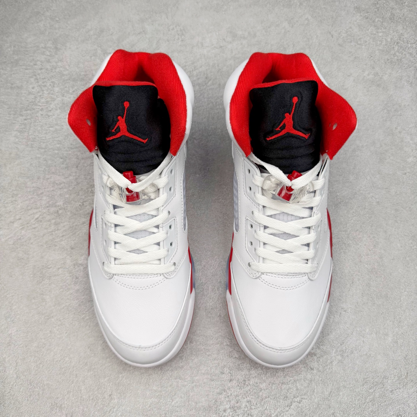 图片[2]-＃纯原 Air Jordan AJ5 OG 火焰红HQ7978-101 SZ原厂全套原楦原纸板磨具开发 原厂皮料加持 原厂港宝加持定型后跟R度完美 同源原厂电绣 飞人针数密度立体效果一致 原厂拉帮手法 原厂配置纸衬高频鞋盒 原厂指令配双鞋带 原厂TPU网格鞋带扣 超高鞋面清洁度 最高QC检验标准 控制溢胶瑕疵 到手可放心比对发售原鞋 上脚百分百充正驾驭 尺码：40 40.5 41 42 42.5 43 44 44.5 45 46 47.5-选品中心
