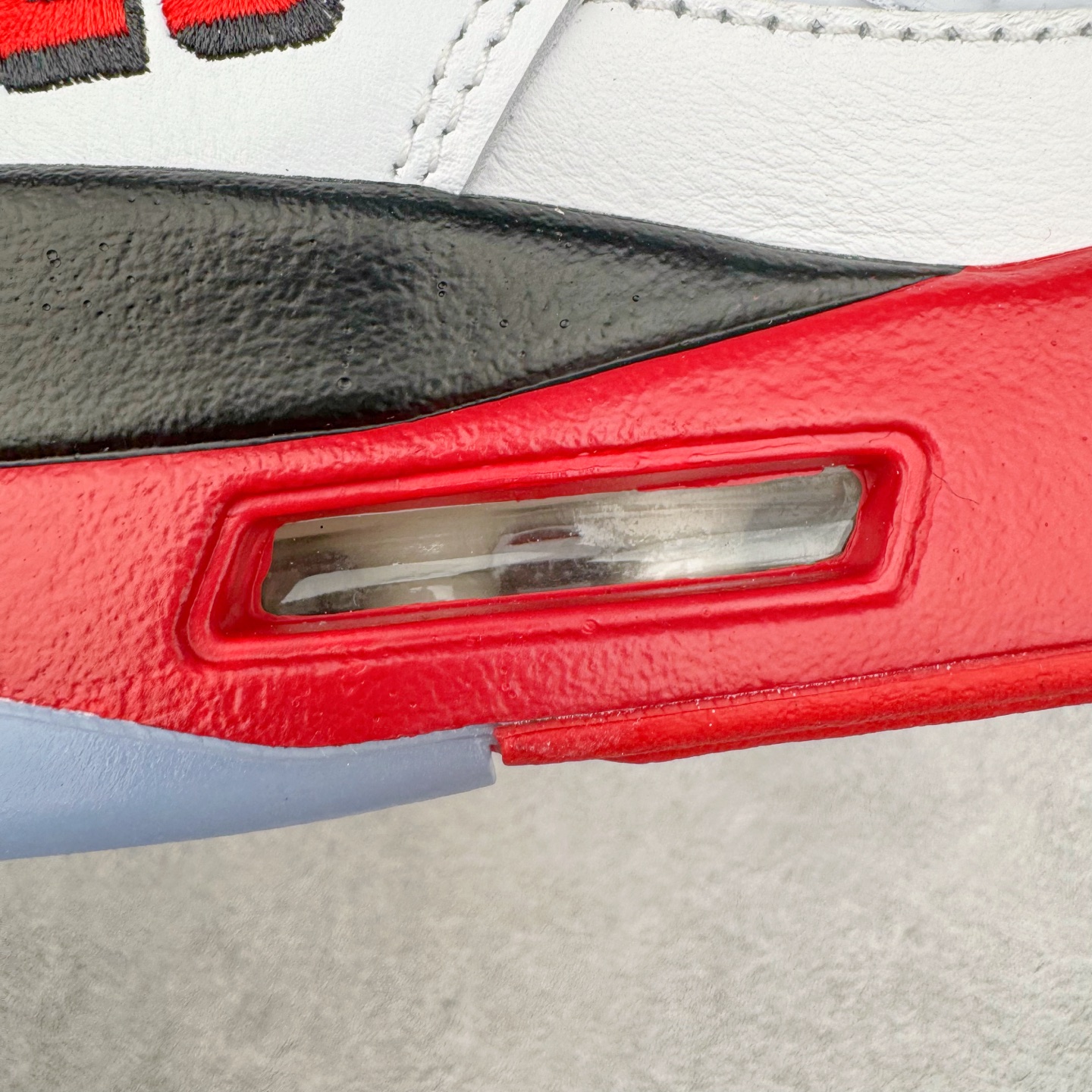 图片[21]-＃纯原 Air Jordan AJ5 OG 火焰红HQ7978-101 SZ原厂全套原楦原纸板磨具开发 原厂皮料加持 原厂港宝加持定型后跟R度完美 同源原厂电绣 飞人针数密度立体效果一致 原厂拉帮手法 原厂配置纸衬高频鞋盒 原厂指令配双鞋带 原厂TPU网格鞋带扣 超高鞋面清洁度 最高QC检验标准 控制溢胶瑕疵 到手可放心比对发售原鞋 上脚百分百充正驾驭 尺码：40 40.5 41 42 42.5 43 44 44.5 45 46 47.5-选品中心