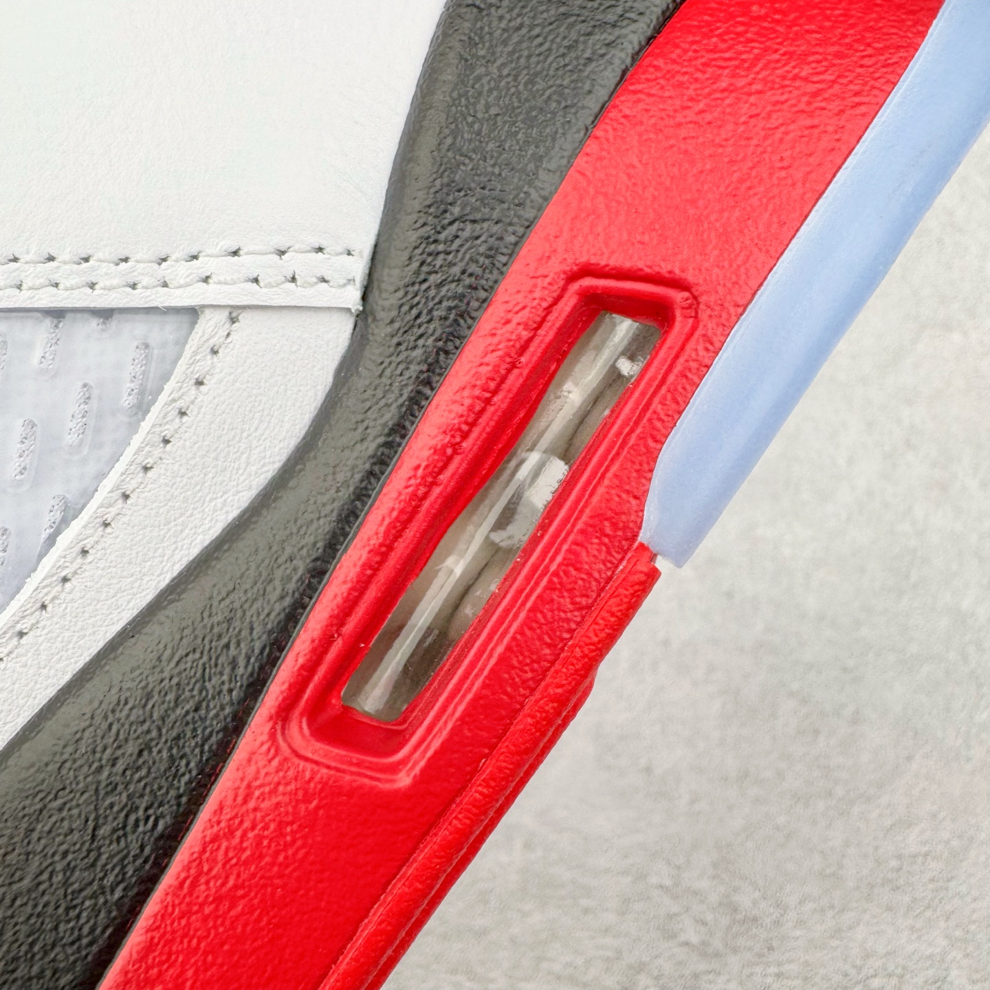 图片[13]-＃纯原 Air Jordan AJ5 OG 火焰红HQ7978-101 SZ原厂全套原楦原纸板磨具开发 原厂皮料加持 原厂港宝加持定型后跟R度完美 同源原厂电绣 飞人针数密度立体效果一致 原厂拉帮手法 原厂配置纸衬高频鞋盒 原厂指令配双鞋带 原厂TPU网格鞋带扣 超高鞋面清洁度 最高QC检验标准 控制溢胶瑕疵 到手可放心比对发售原鞋 上脚百分百充正驾驭 尺码：40 40.5 41 42 42.5 43 44 44.5 45 46 47.5-选品中心