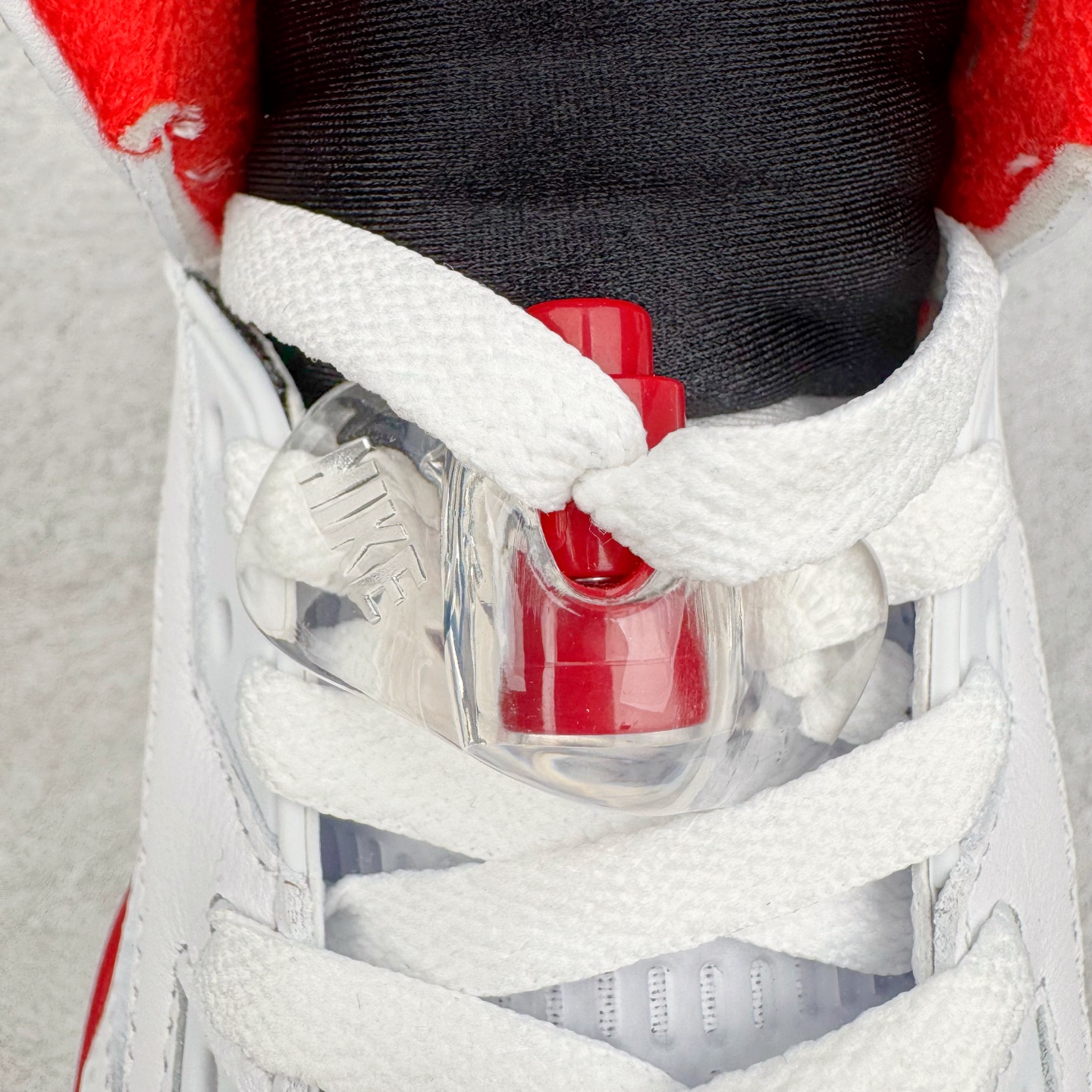 图片[15]-＃纯原 Air Jordan AJ5 OG 火焰红HQ7978-101 SZ原厂全套原楦原纸板磨具开发 原厂皮料加持 原厂港宝加持定型后跟R度完美 同源原厂电绣 飞人针数密度立体效果一致 原厂拉帮手法 原厂配置纸衬高频鞋盒 原厂指令配双鞋带 原厂TPU网格鞋带扣 超高鞋面清洁度 最高QC检验标准 控制溢胶瑕疵 到手可放心比对发售原鞋 上脚百分百充正驾驭 尺码：40 40.5 41 42 42.5 43 44 44.5 45 46 47.5-选品中心