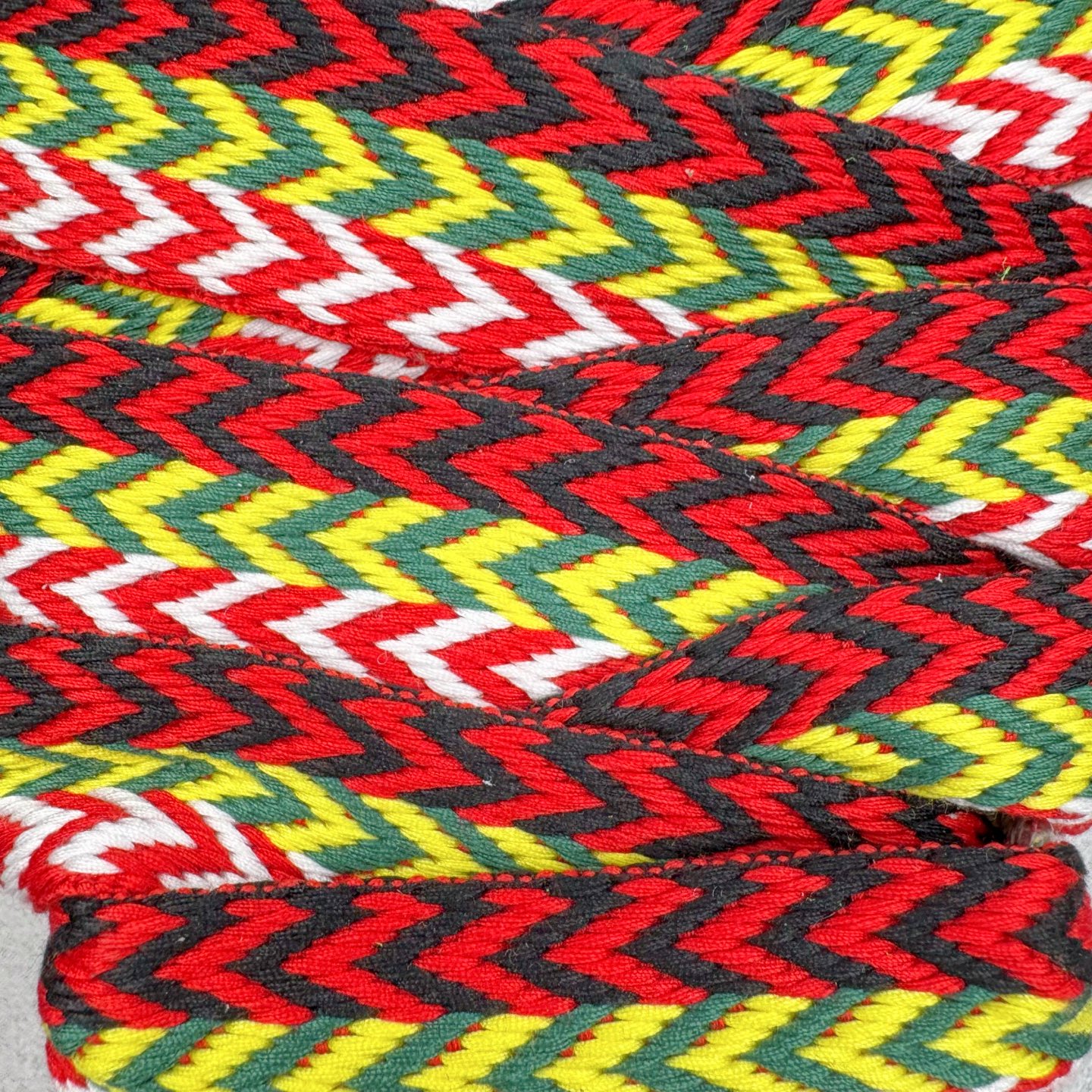 图片[15]-＃GD广顶 Lanvin Leather Curb Sneakers 浪凡三代走秀款潮流面包鞋 Leather是一款灵感源自90年代的运动鞋 设计自信 尺寸夸张 这款鞋由纳帕小牛皮、翻毛皮和网眼布制成 圆润的外形、加垫的鞋舌和弯曲的金属孔眼使这款精心打造的鞋格外舒适 官网一出热度火爆整个全球 各大网红也疯狂上脚 原版一比一开模重工艺制作 全鞋身采用东莞代工厂进口牛皮/环保牛反绒 进口电脑针车 数控针距精准无差 鞋头面冲孔整齐利落 金钢网织物 随机3D电喷泼墨 原磨具私模双色TPU大底 内里柔软透气太空棉面料 原版一致定制鞋带 全套原版一致包装 尺码：35 36 37 38 39 40 41 42 43 44 45 46-选品中心