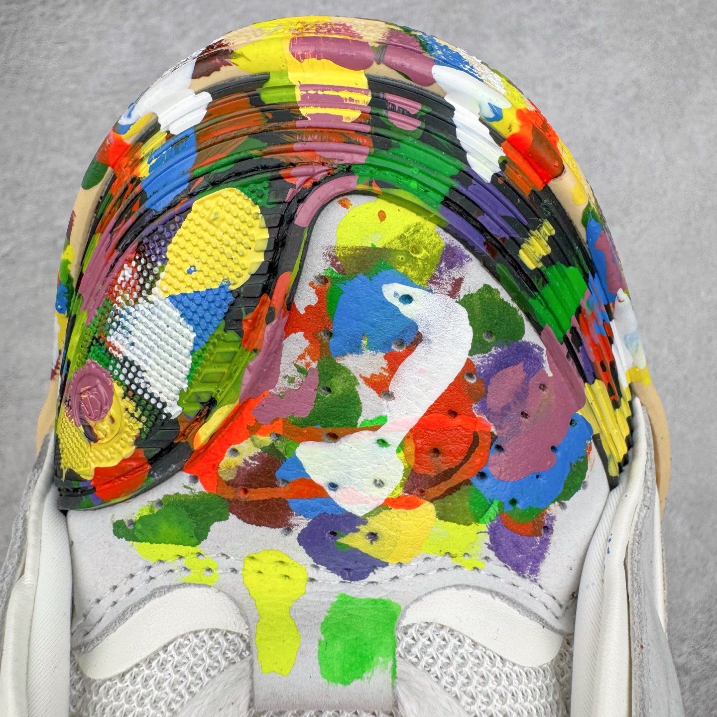 图片[16]-＃GD广顶 Lanvin Leather Curb Sneakers 浪凡三代走秀款潮流面包鞋 Leather是一款灵感源自90年代的运动鞋 设计自信 尺寸夸张 这款鞋由纳帕小牛皮、翻毛皮和网眼布制成 圆润的外形、加垫的鞋舌和弯曲的金属孔眼使这款精心打造的鞋格外舒适 官网一出热度火爆整个全球 各大网红也疯狂上脚 原版一比一开模重工艺制作 全鞋身采用东莞代工厂进口牛皮/环保牛反绒 进口电脑针车 数控针距精准无差 鞋头面冲孔整齐利落 金钢网织物 随机3D电喷泼墨 原磨具私模双色TPU大底 内里柔软透气太空棉面料 原版一致定制鞋带 全套原版一致包装 尺码：35 36 37 38 39 40 41 42 43 44 45 46-选品中心