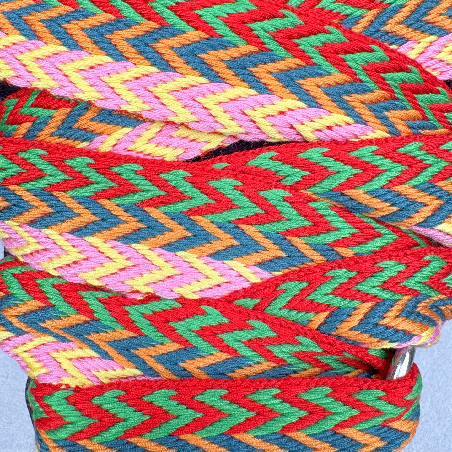 图片[12]-＃GD广顶 Lanvin Leather Curb Sneakers 浪凡三代走秀款潮流面包鞋 Leather是一款灵感源自90年代的运动鞋 设计自信 尺寸夸张 这款鞋由纳帕小牛皮、翻毛皮和网眼布制成 圆润的外形、加垫的鞋舌和弯曲的金属孔眼使这款精心打造的鞋格外舒适 官网一出热度火爆整个全球 各大网红也疯狂上脚 原版一比一开模重工艺制作 全鞋身采用东莞代工厂进口牛皮/环保牛反绒 进口电脑针车 数控针距精准无差 鞋头面冲孔整齐利落 金钢网织物 随机3D电喷泼墨 原磨具私模双色TPU大底 内里柔软透气太空棉面料 原版一致定制鞋带 全套原版一致包装 尺码：35 36 37 38 39 40 41 42 43 44 45 46-选品中心