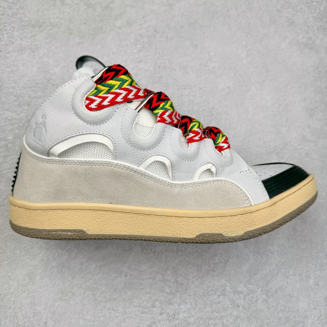 图片[2]-＃GD广顶 Lanvin Leather Curb Sneakers 浪凡三代走秀款潮流面包鞋 Leather是一款灵感源自90年代的运动鞋 设计自信 尺寸夸张 这款鞋由纳帕小牛皮、翻毛皮和网眼布制成 圆润的外形、加垫的鞋舌和弯曲的金属孔眼使这款精心打造的鞋格外舒适 官网一出热度火爆整个全球 各大网红也疯狂上脚 原版一比一开模重工艺制作 全鞋身采用东莞代工厂进口牛皮/环保牛反绒 进口电脑针车 数控针距精准无差 鞋头面冲孔整齐利落 金钢网织物 随机3D电喷泼墨 原磨具私模双色TPU大底 内里柔软透气太空棉面料 原版一致定制鞋带 全套原版一致包装 尺码：35 36 37 38 39 40 41 42 43 44 45 46-选品中心