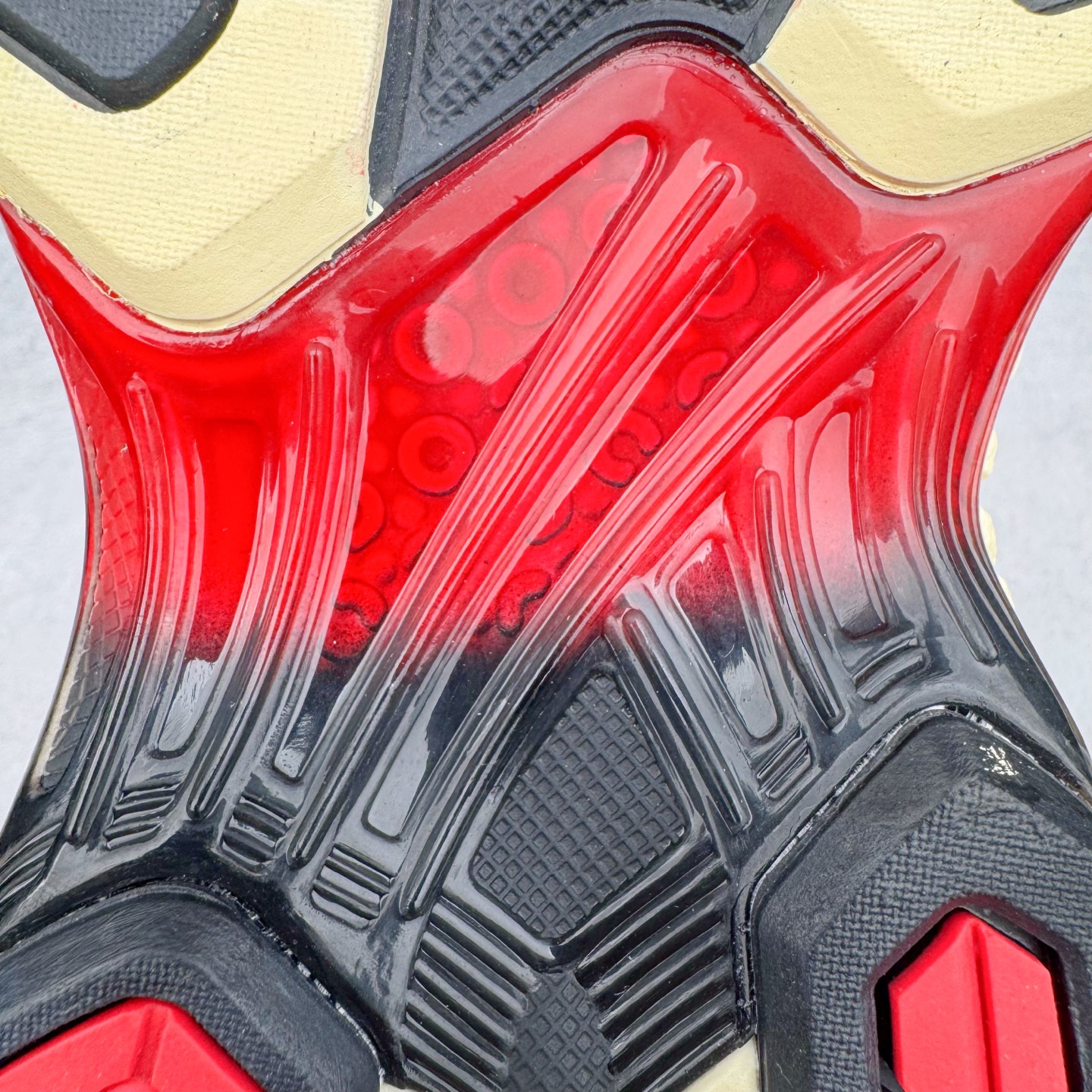 图片[21]-＃ZC总裁 Asics Gel-Kayano K14 亚瑟士系列复古舒适织物合成革减震防滑耐磨低帮休闲跑步鞋 市场顶级版本 原装纸板楦头开发 独家私模五层组合大底 原厂定制缓震硅胶加持 原盒原配 官方四联吊牌 一比一同步原鞋工艺和用料 鞋面原厂“三明治”多层网布 区别其他同价版本 鞋垫采用原厂OrthoLite欧索莱材质 非普通海玻璃鞋垫 后跟一样采用了GEL缓震胶 整体系列设计非常的科技感 锻炼跑步的同时让你一样时尚百搭 尺码：36 37 37.5 38 39 39.5 40 40.5 41.5 42 42.5 43.5 44 44.5 45 46-选品中心