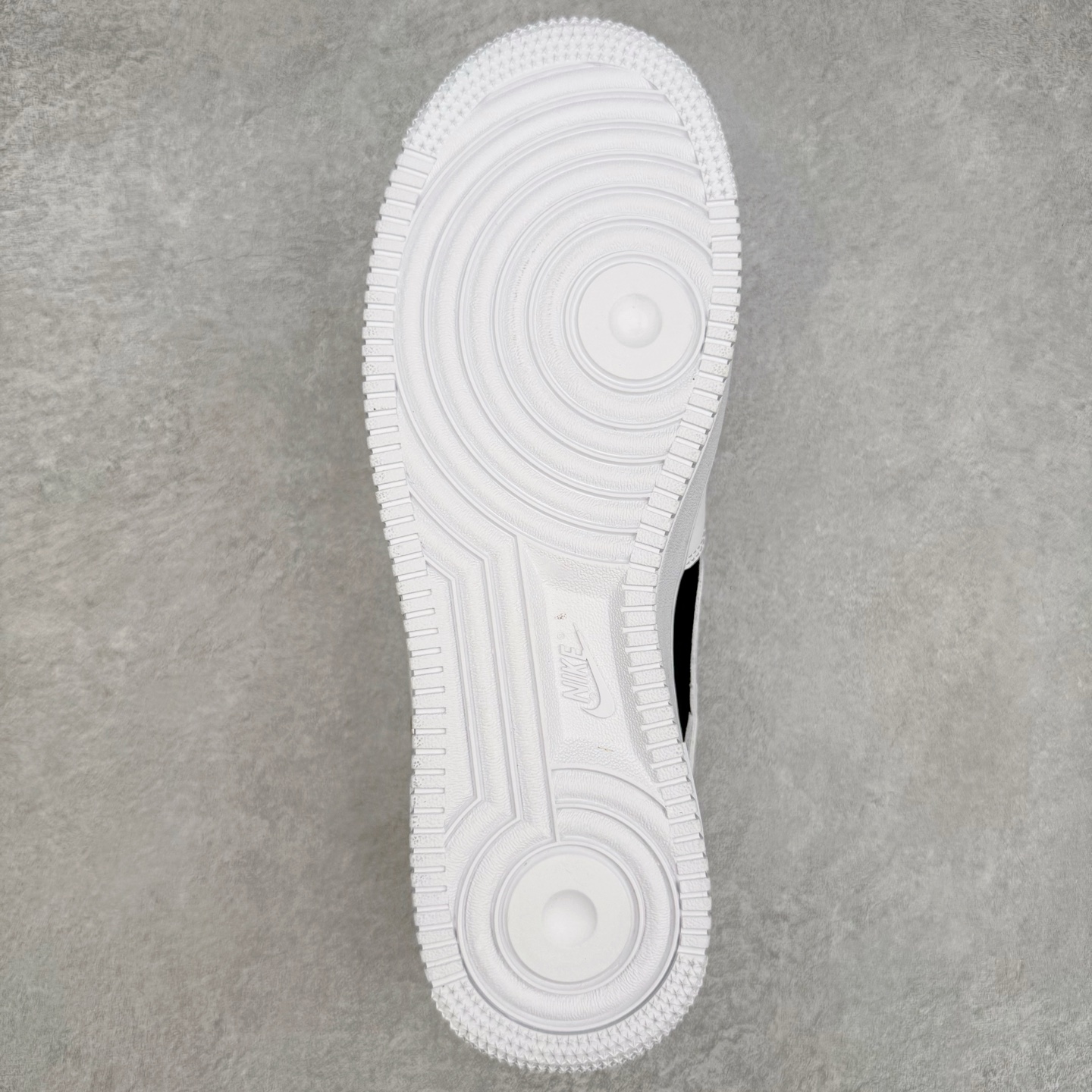 ＃福利特价‼️
NK Air Force 1´07 Low 空军一号低帮百搭休闲运动板鞋 DA8571-