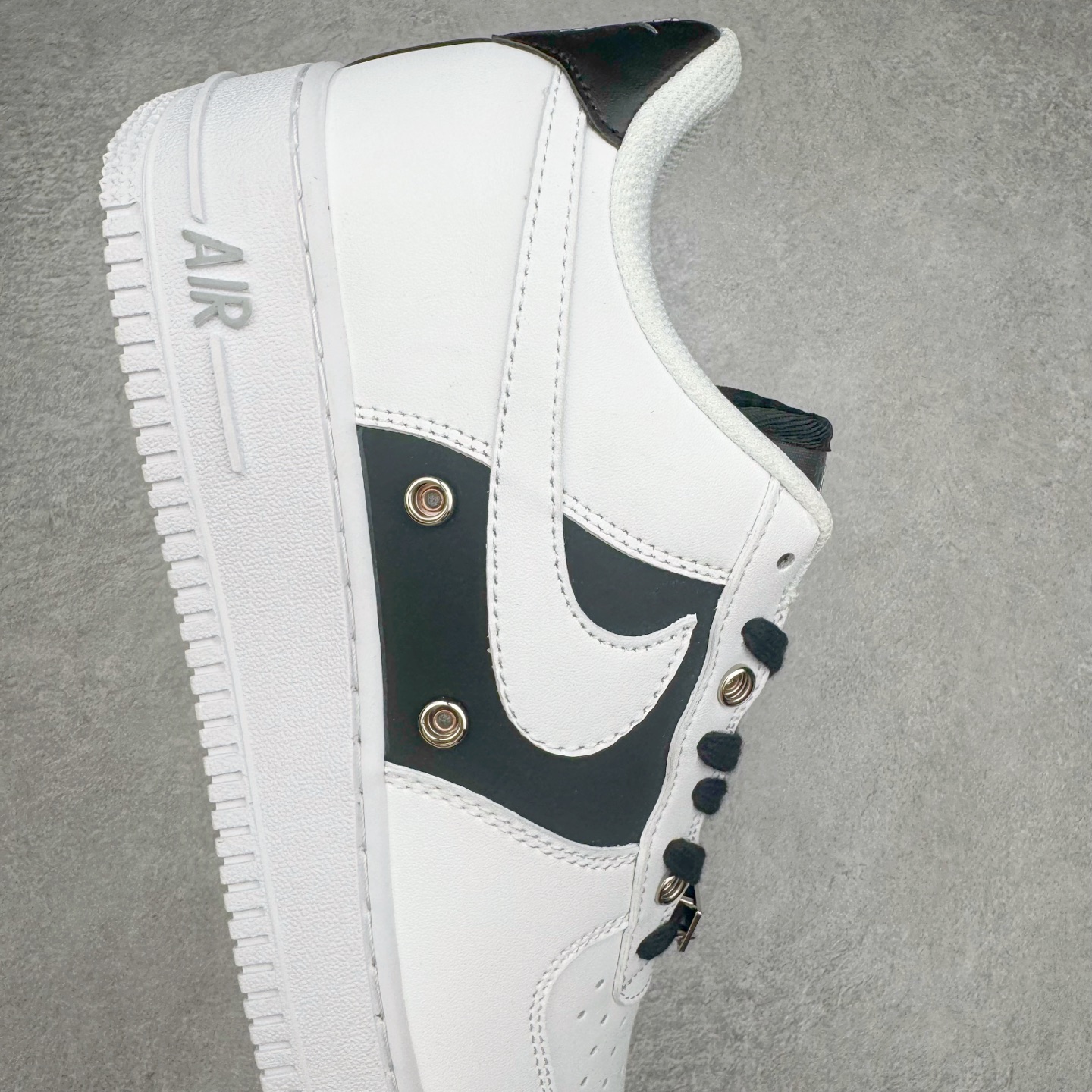 ＃福利特价‼️
NK Air Force 1´07 Low 空军一号低帮百搭休闲运动板鞋 DA8571-